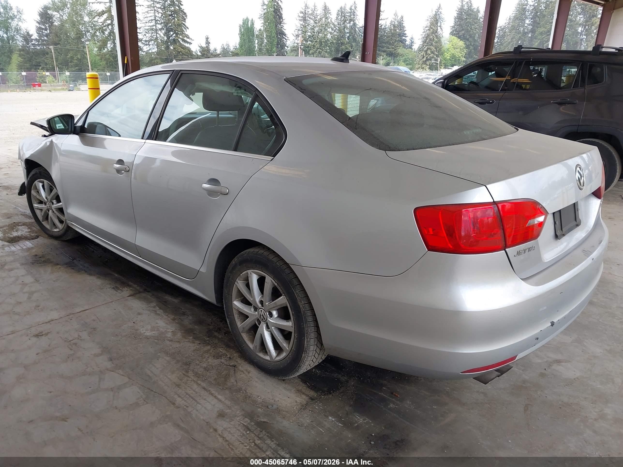 2013 Volkswagen Jetta 2.5l Se Silver vin: 3VWDP7AJ4DM307796