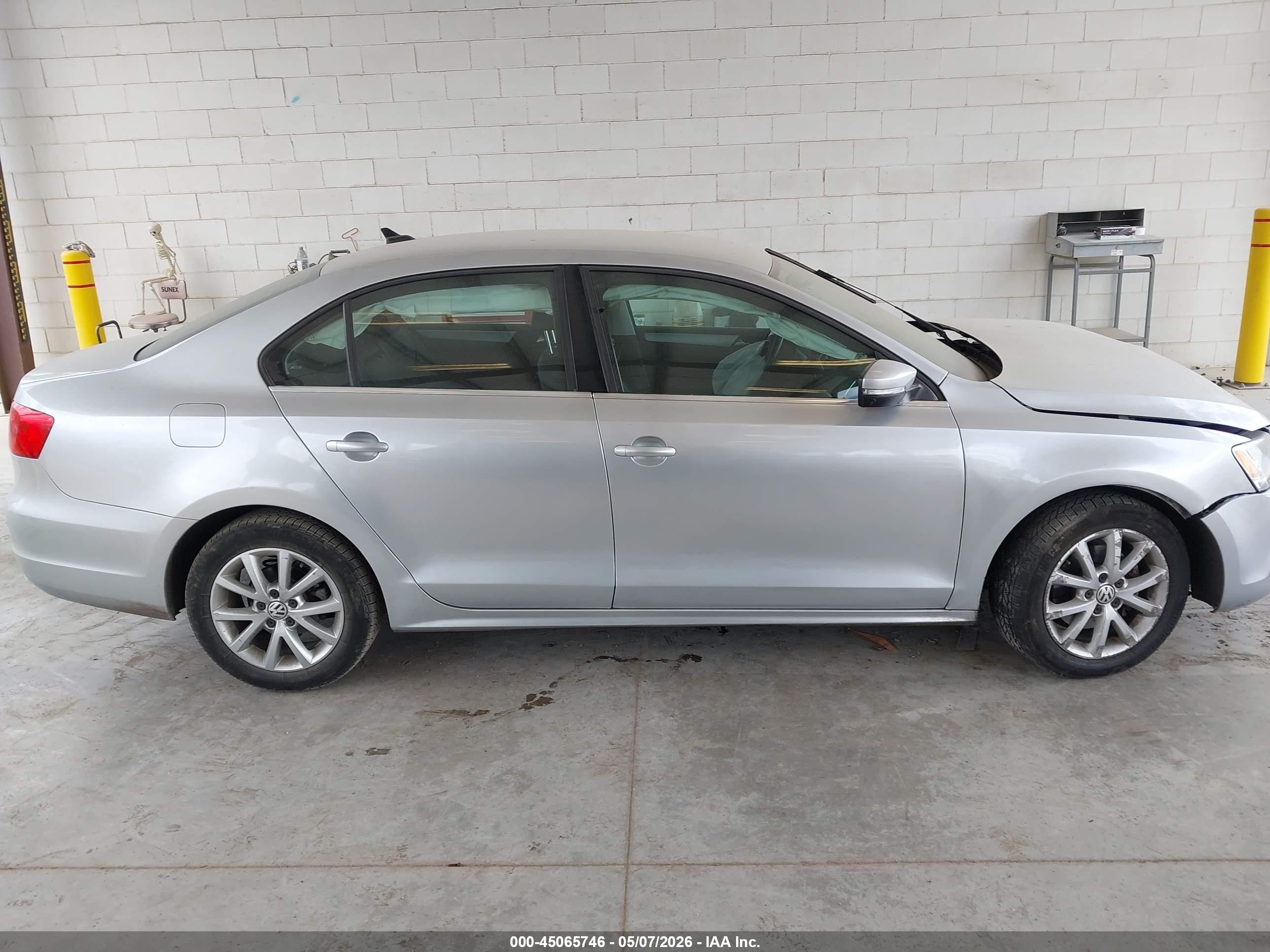 2013 Volkswagen Jetta 2.5l Se Silver vin: 3VWDP7AJ4DM307796