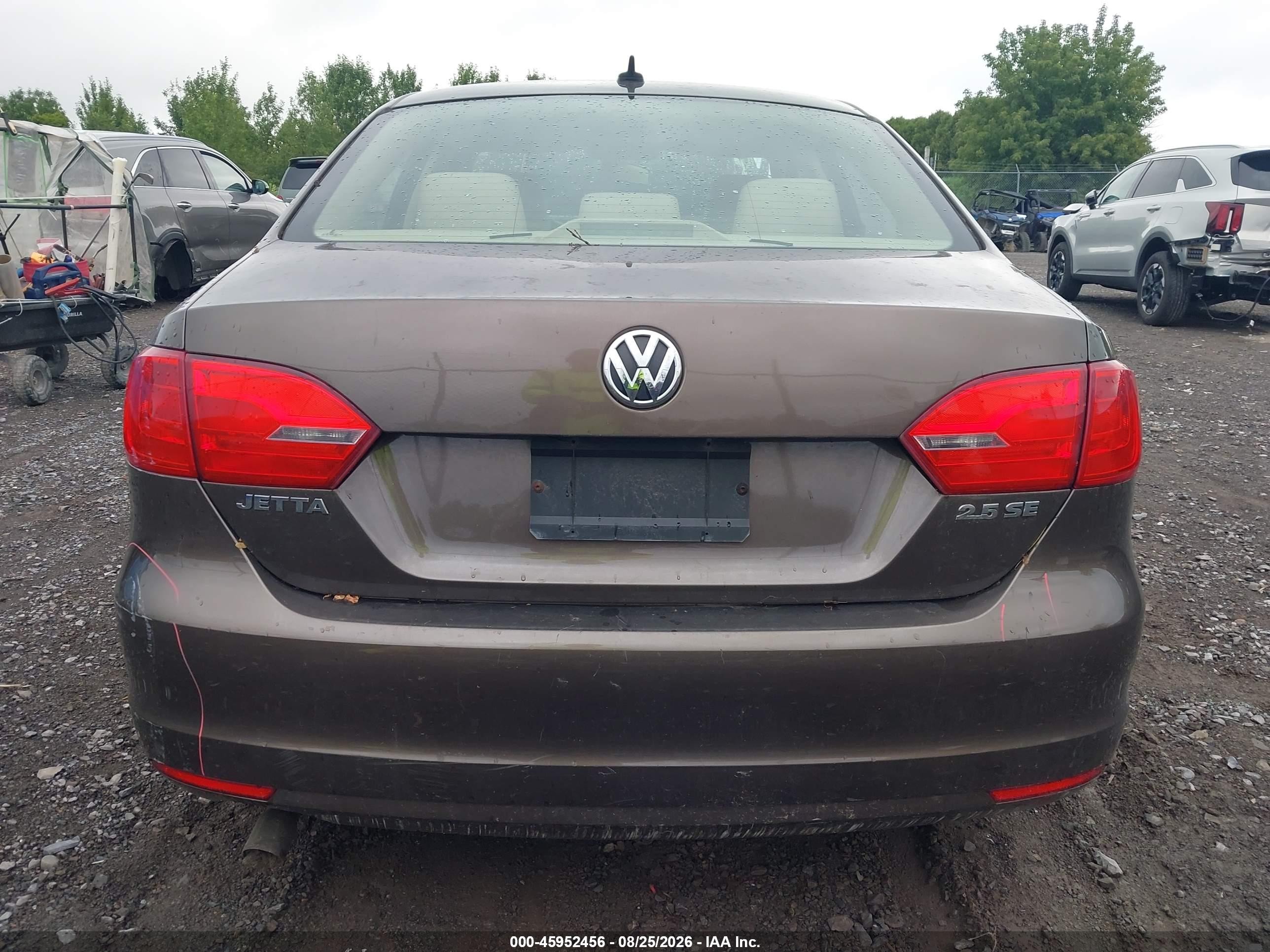 2013 Volkswagen Jetta 2.5l Se Brown vin: 3VWDP7AJ4DM372289