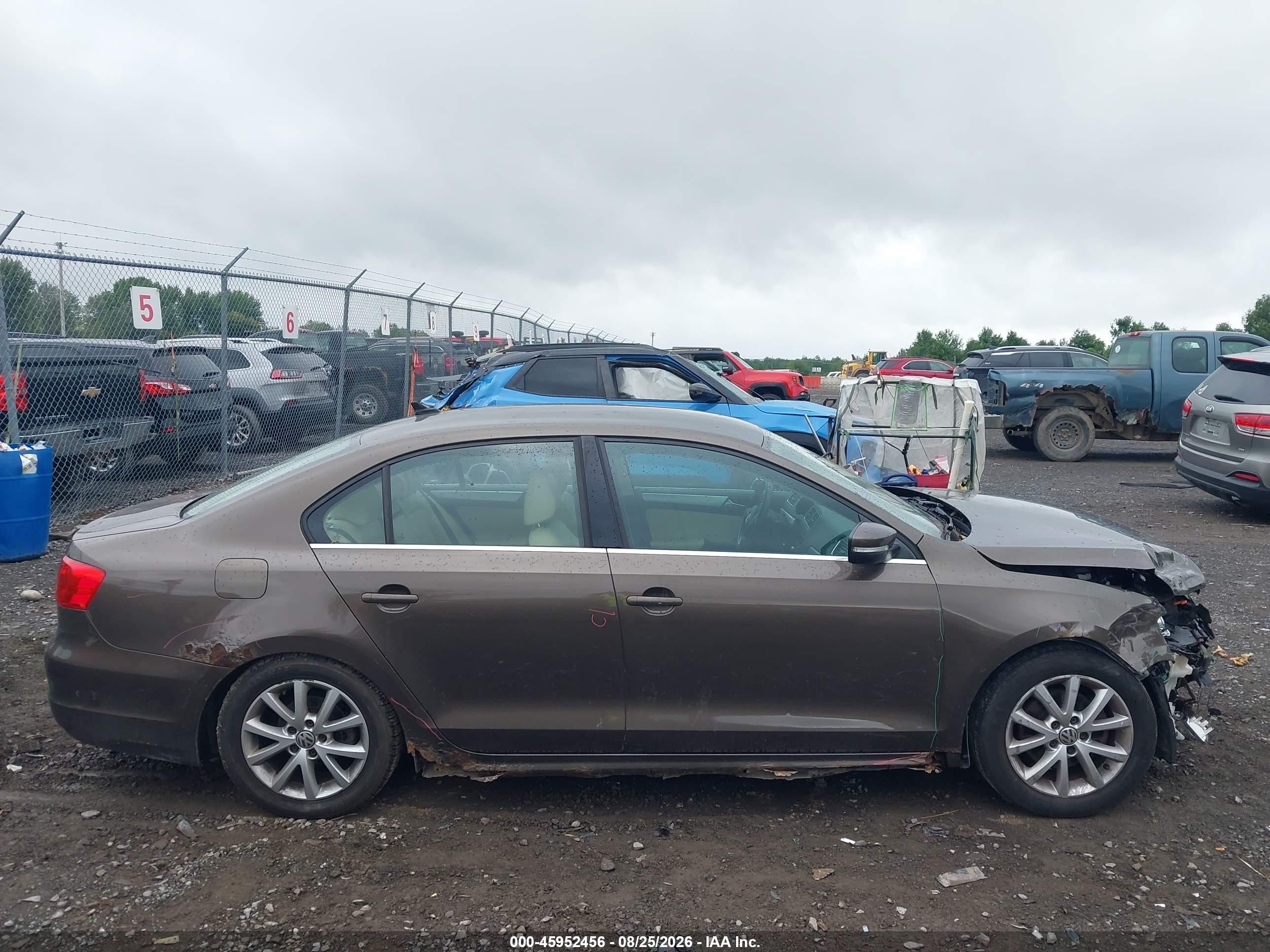 2013 Volkswagen Jetta 2.5l Se Brown vin: 3VWDP7AJ4DM372289