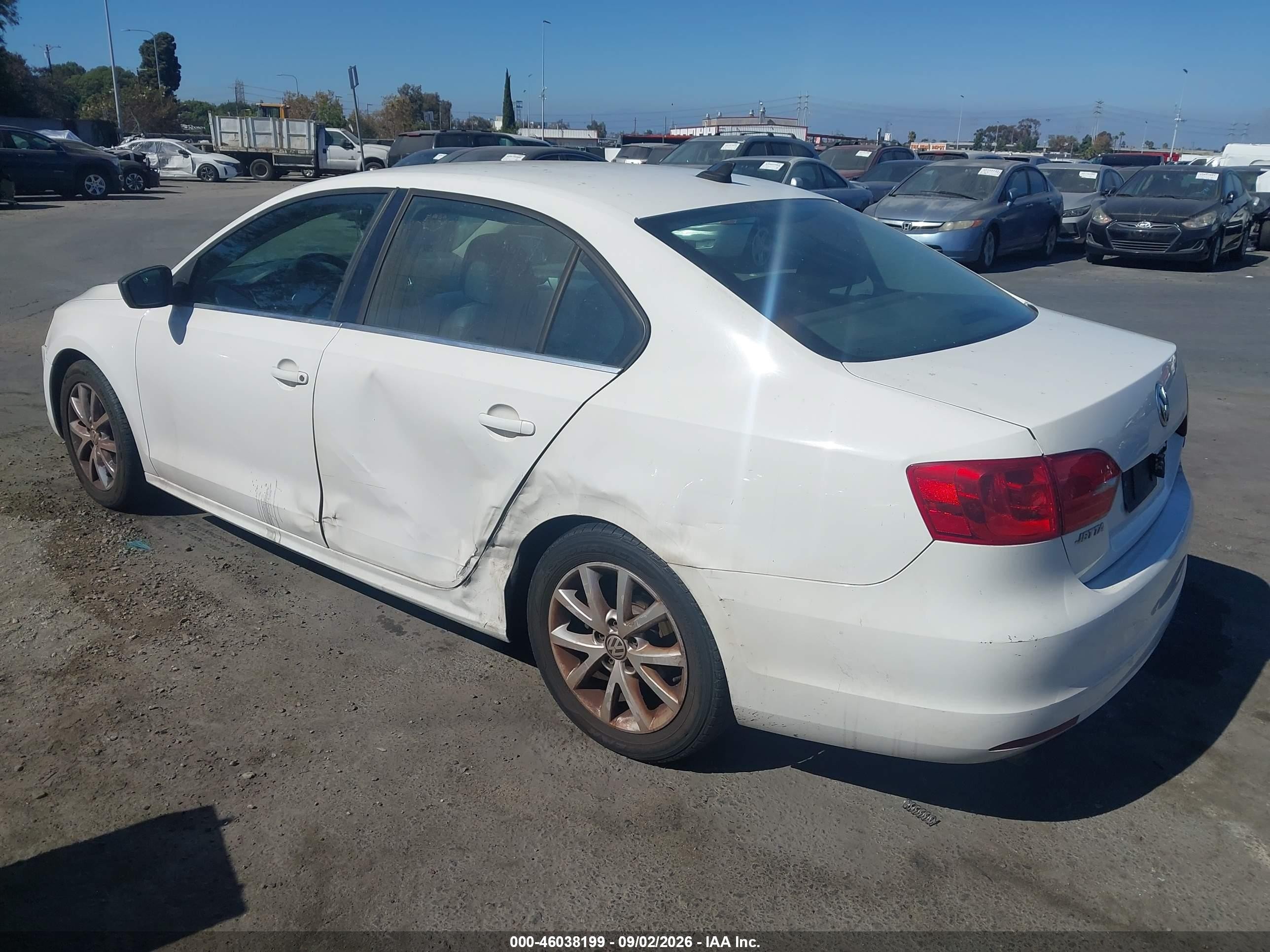 2013 Volkswagen Jetta 2.5l Se White vin: 3VWDP7AJ4DM384944
