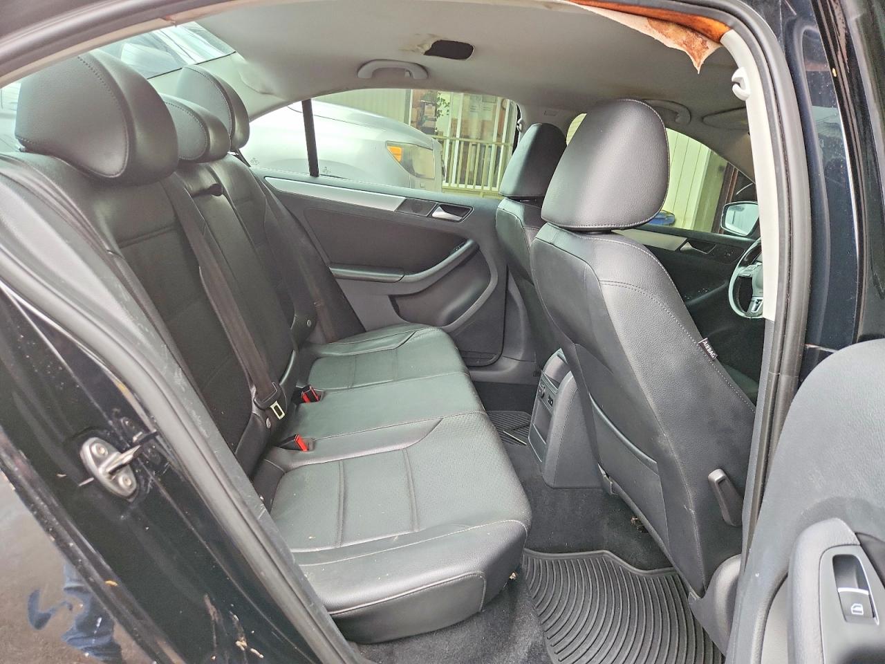 2013 Volkswagen Jetta Se Black vin: 3VWDP7AJ4DM388668