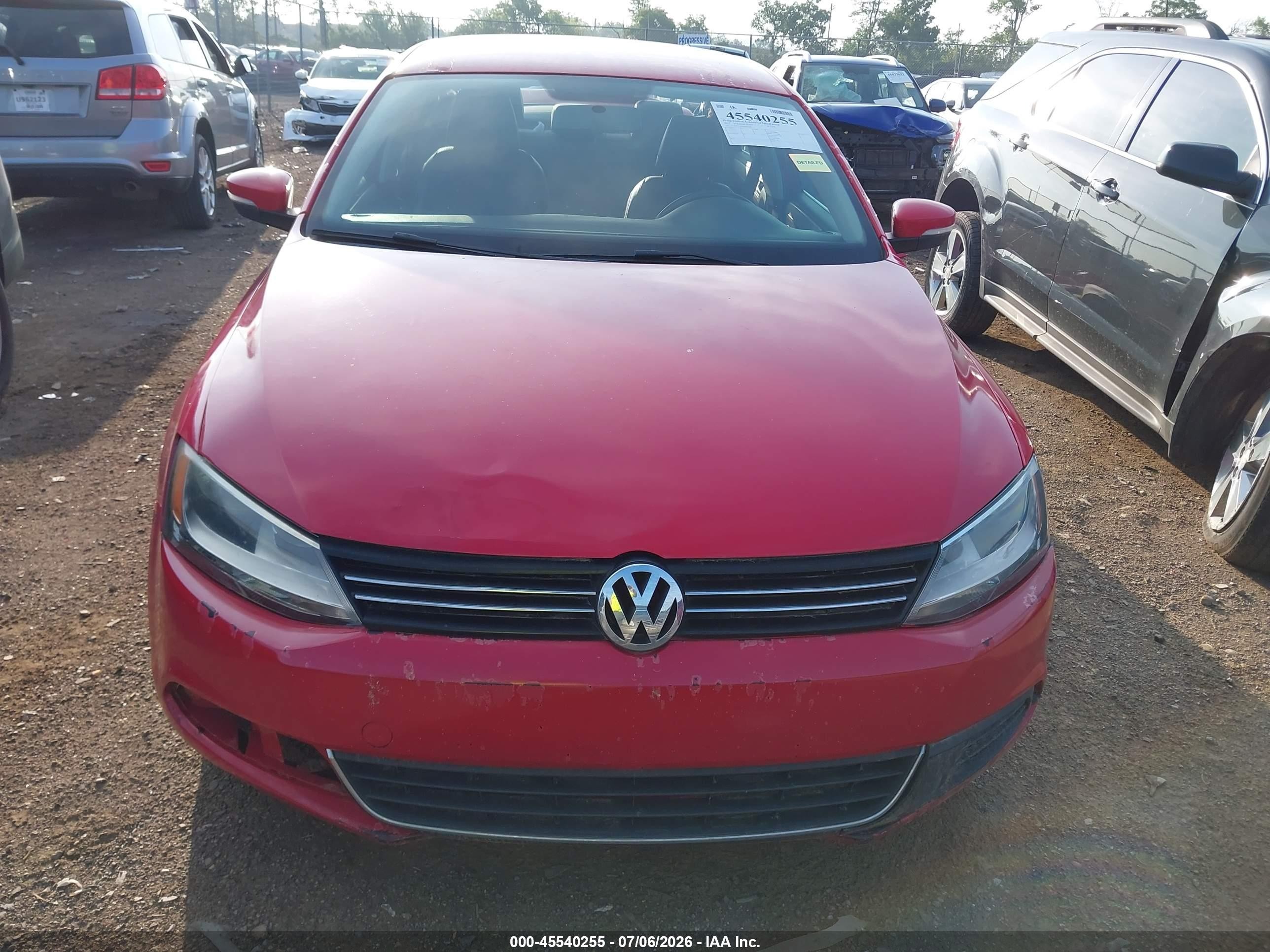 2013 Volkswagen Jetta 2.5l Se Red vin: 3VWDP7AJ4DM407185