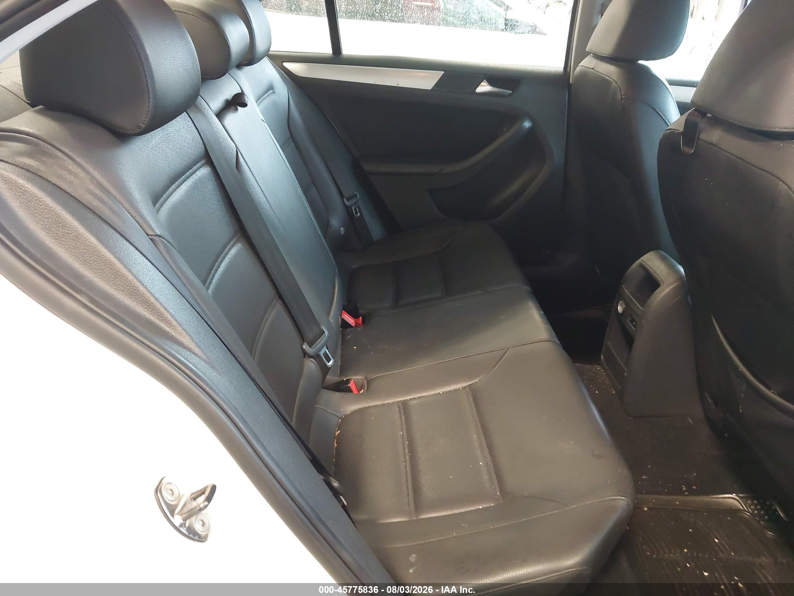2013 Volkswagen Jetta 2.5l Se White vin: 3VWDP7AJ5DM218920