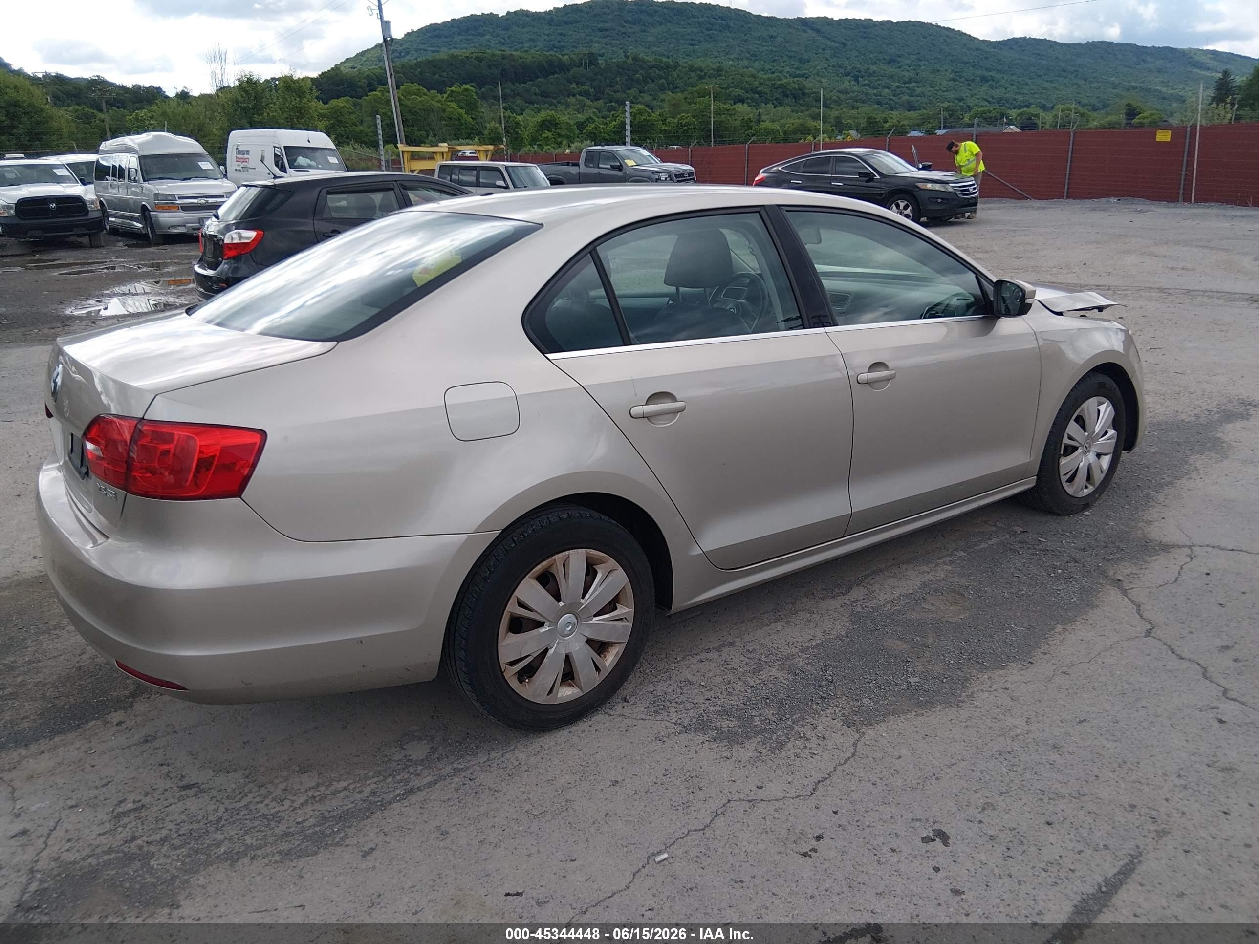 2013 Volkswagen Jetta 2.5l Se Gold vin: 3VWDP7AJ5DM266028
