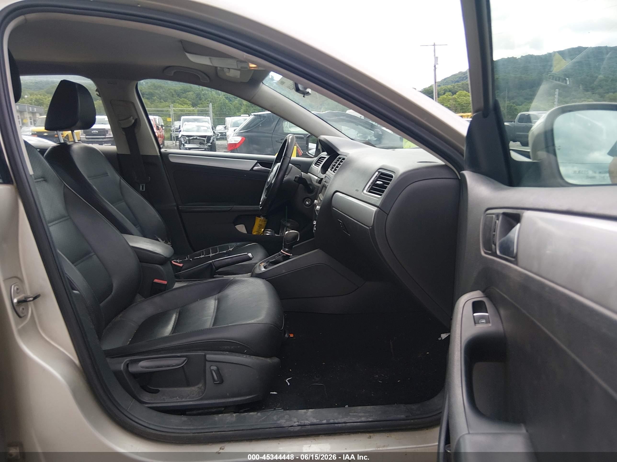 2013 Volkswagen Jetta 2.5l Se Gold vin: 3VWDP7AJ5DM266028