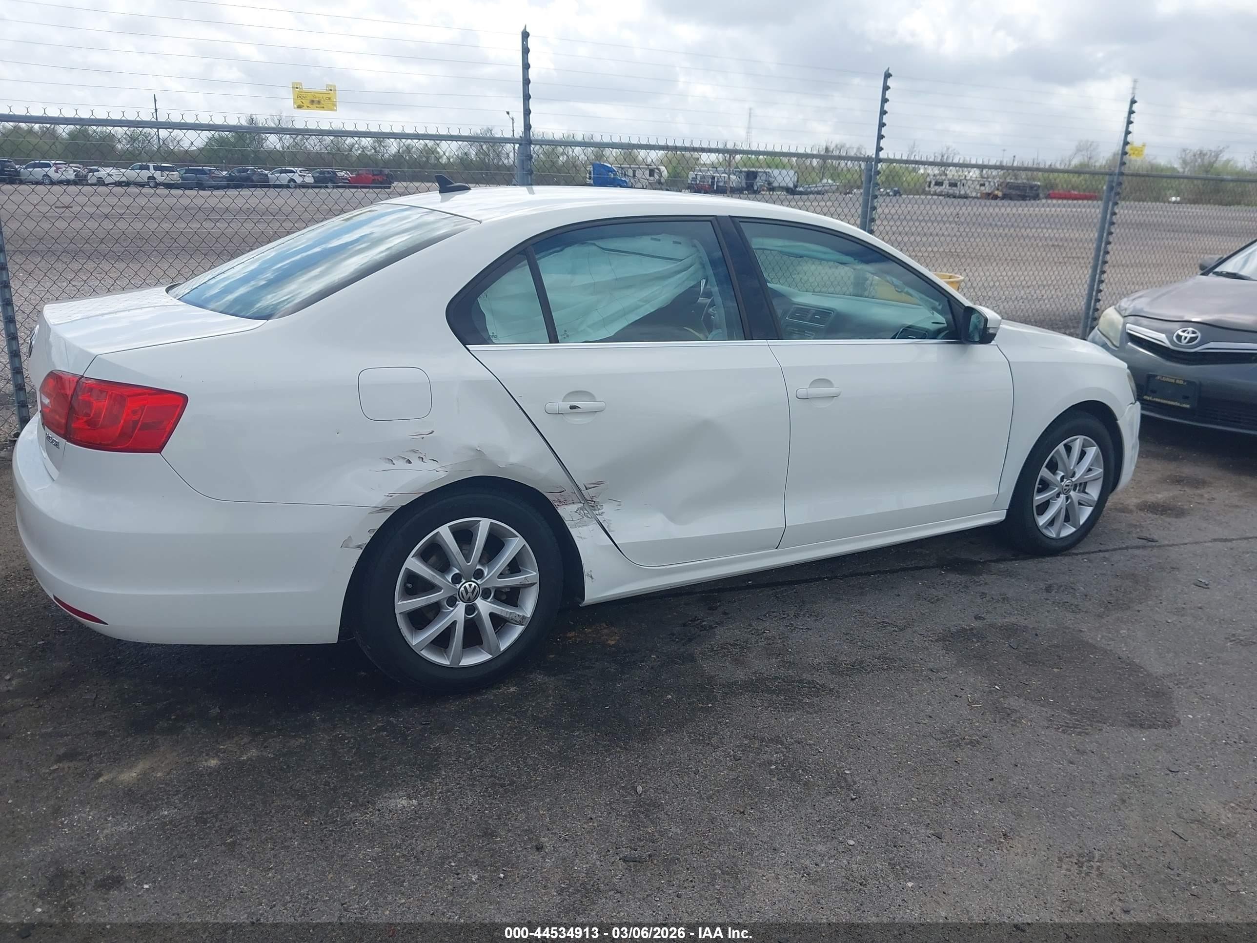 2013 Volkswagen Jetta 2.5l Se White vin: 3VWDP7AJ5DM307502