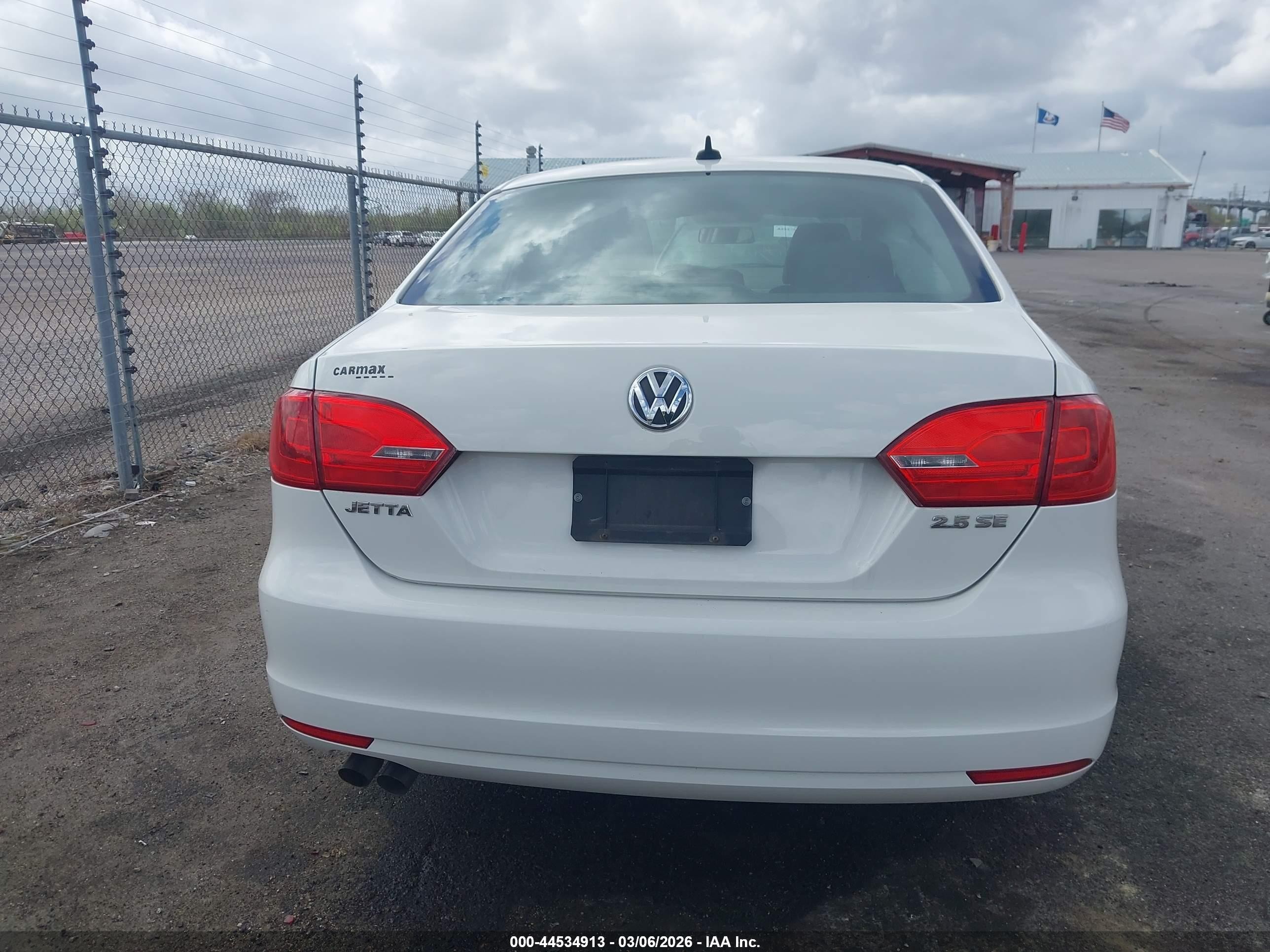 2013 Volkswagen Jetta 2.5l Se White vin: 3VWDP7AJ5DM307502