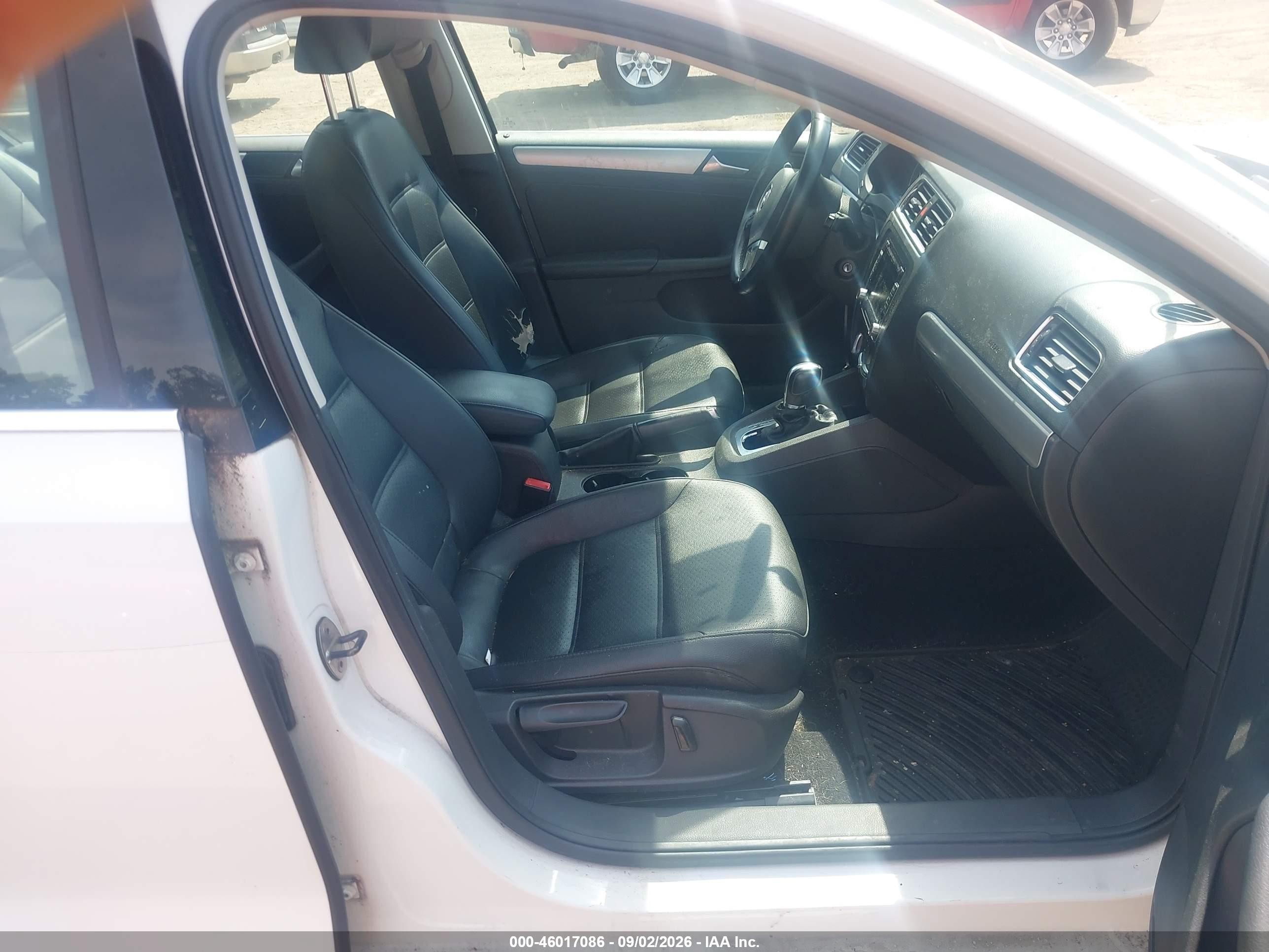 2013 Volkswagen Jetta 2.5l Se Белый vin: 3VWDP7AJ5DM441023