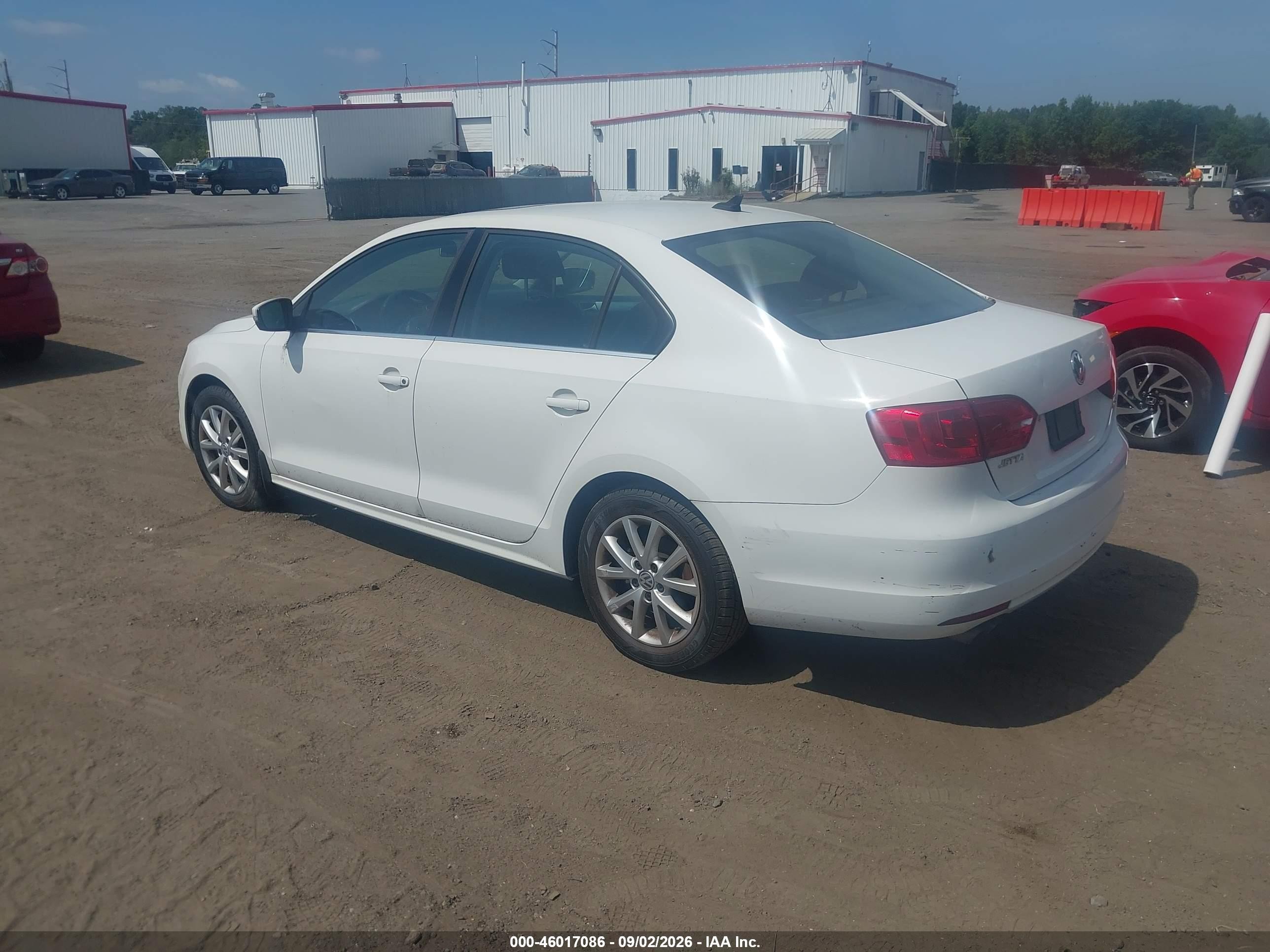 2013 Volkswagen Jetta 2.5l Se Белый vin: 3VWDP7AJ5DM441023