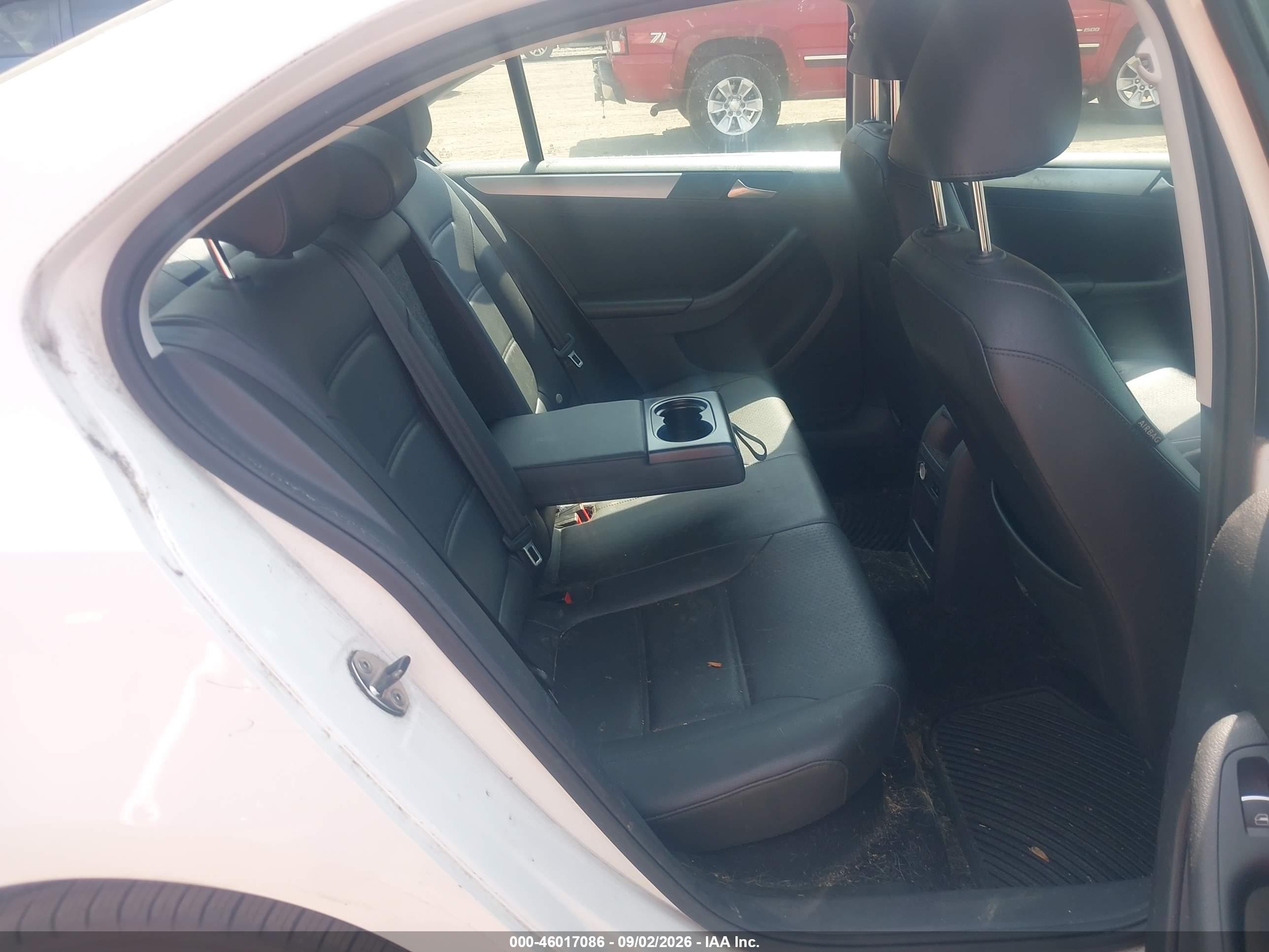 2013 Volkswagen Jetta 2.5l Se Белый vin: 3VWDP7AJ5DM441023