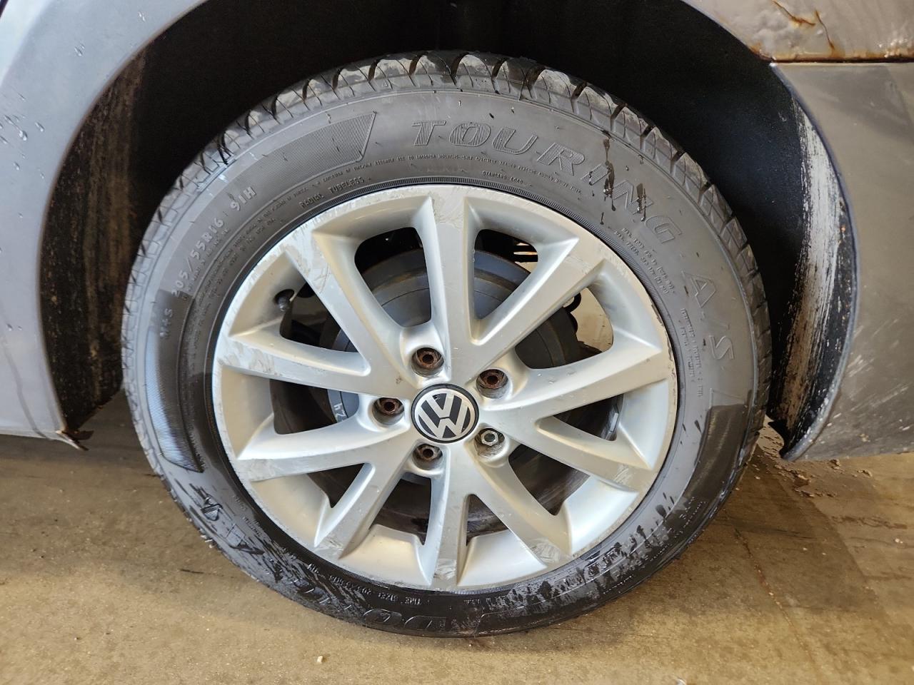 2012 Volkswagen Jetta Se Gray vin: 3VWDP7AJ6CM310729 Damage: Left Rear Wheel, Curb Rash, > 12 Inches