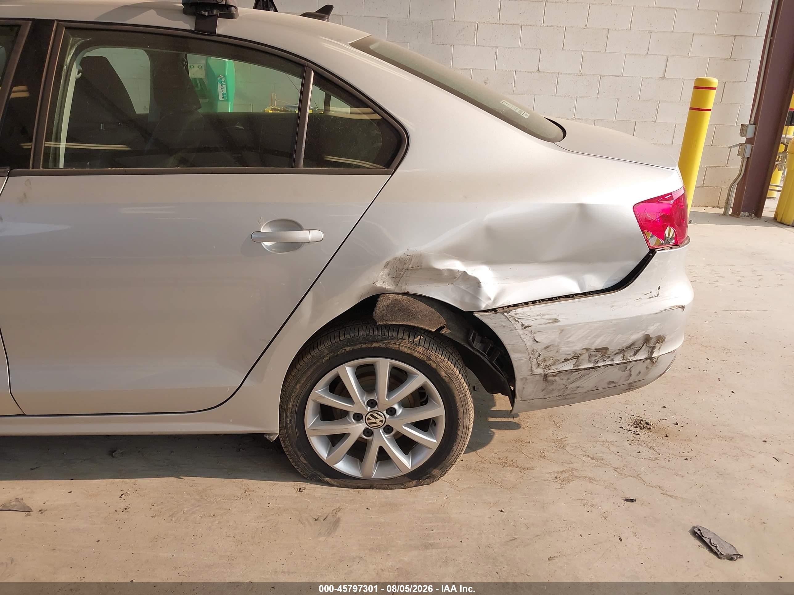 2012 Volkswagen Jetta 2.5l Se Silver vin: 3VWDP7AJ6CM321889