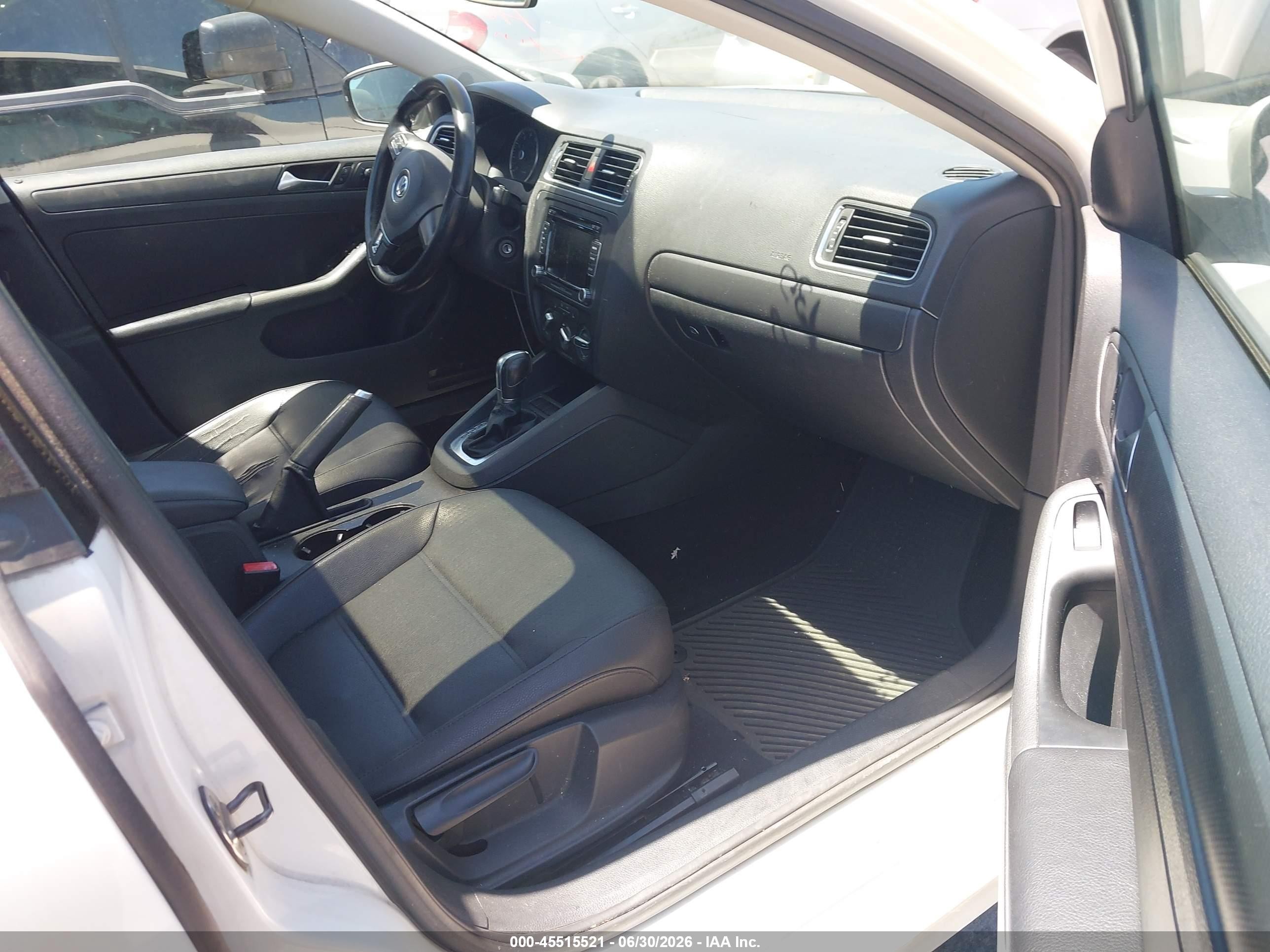 2012 Volkswagen Jetta 2.5l Se White vin: 3VWDP7AJ6CM417862
