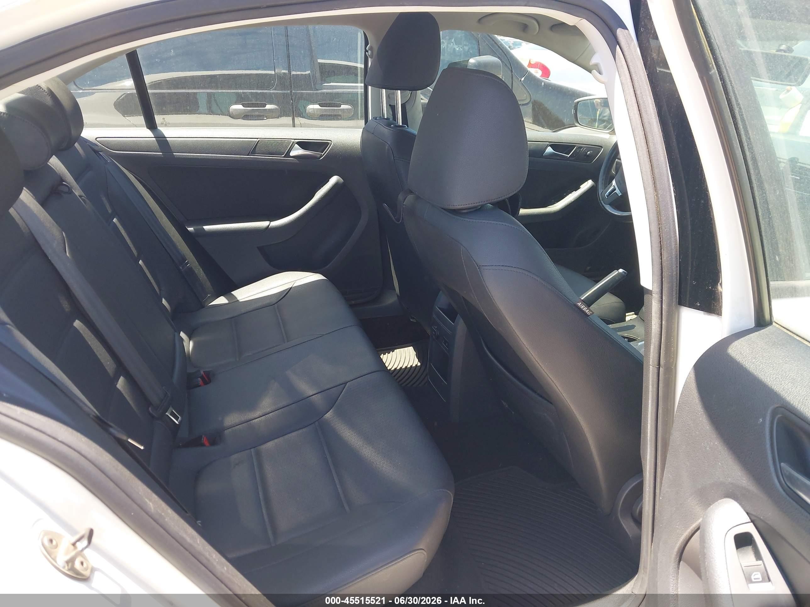 2012 Volkswagen Jetta 2.5l Se White vin: 3VWDP7AJ6CM417862