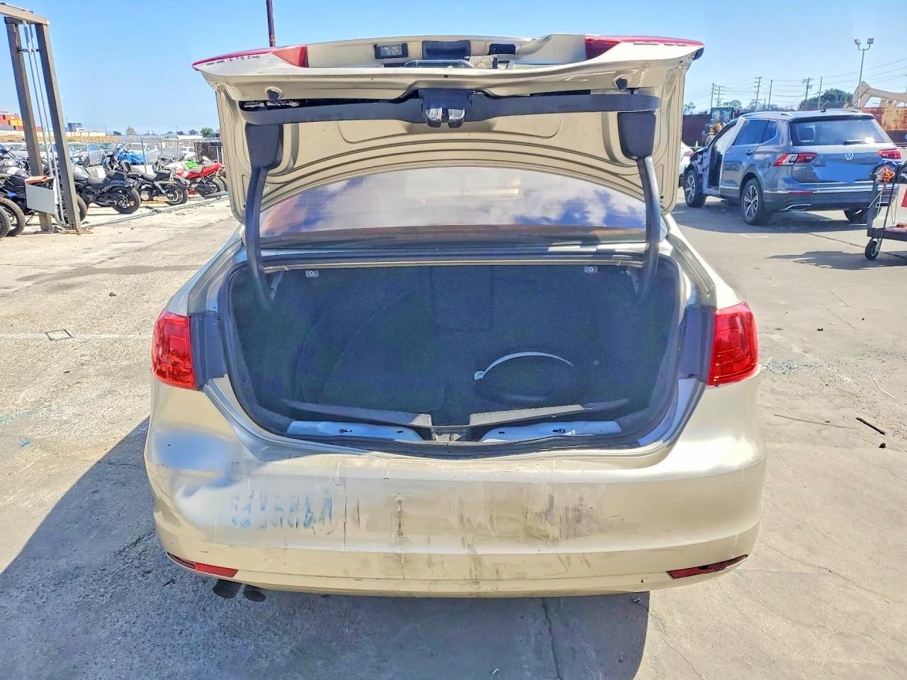 2013 Volkswagen Jetta Se Gold vin: 3VWDP7AJ6DM223611