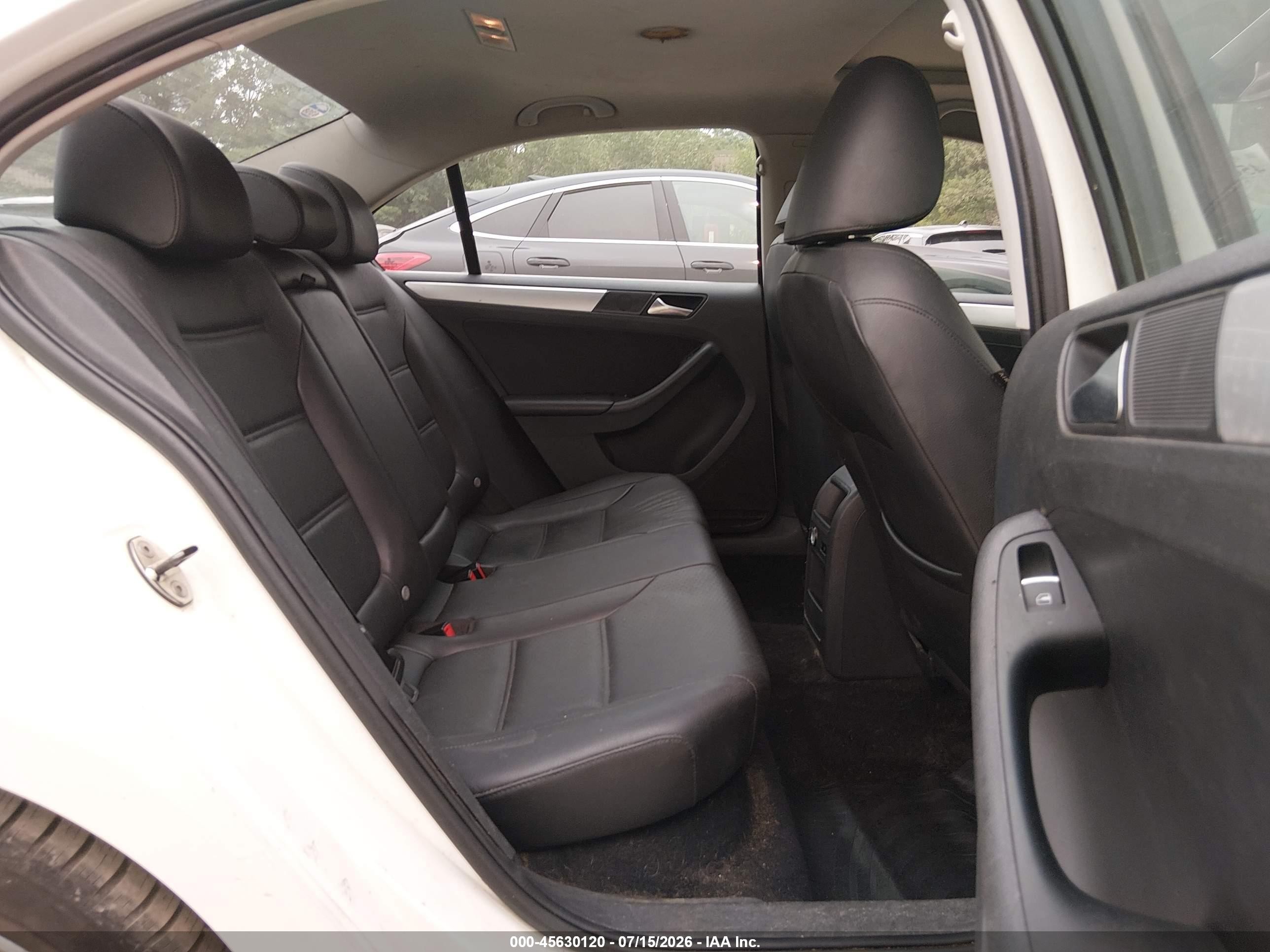 2013 Volkswagen Jetta 2.5l Se White vin: 3VWDP7AJ6DM360306