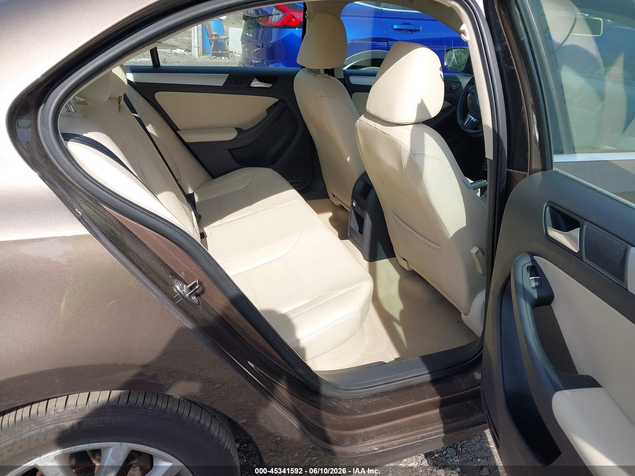 2013 Volkswagen Jetta 2.5l Se Brown vin: 3VWDP7AJ6DM372598