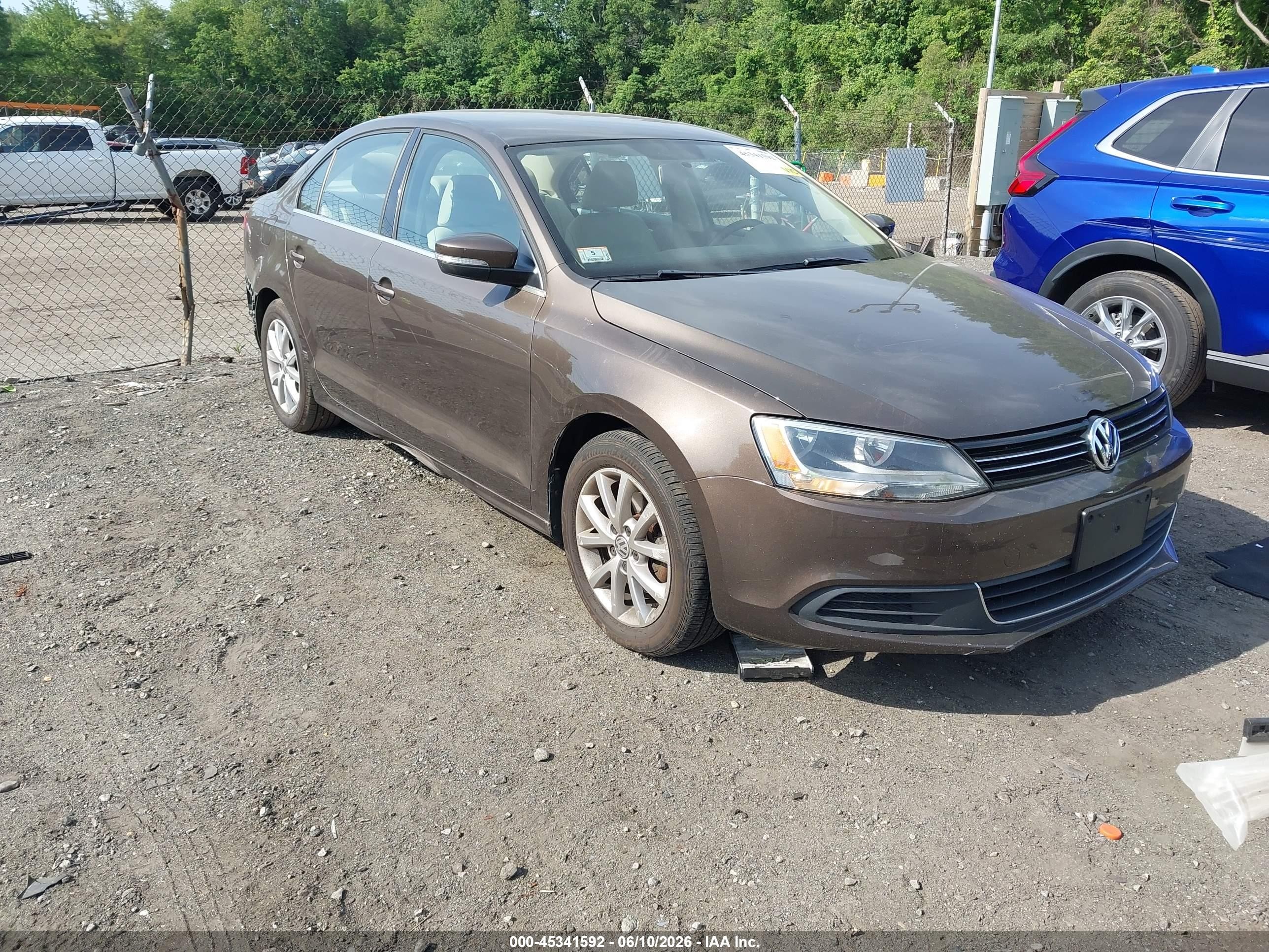 2013 Volkswagen Jetta 2.5l Se Brown vin: 3VWDP7AJ6DM372598