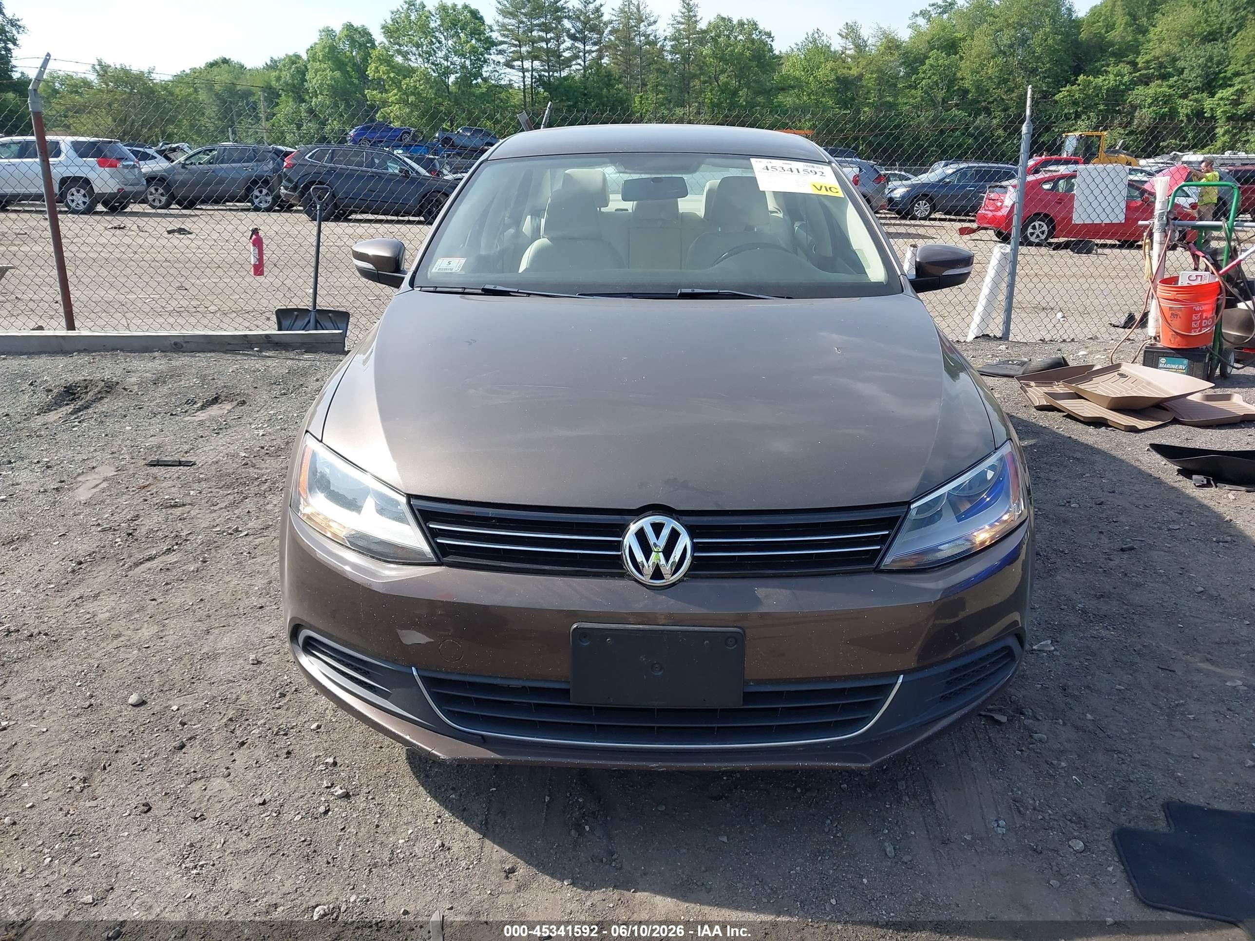 2013 Volkswagen Jetta 2.5l Se Brown vin: 3VWDP7AJ6DM372598