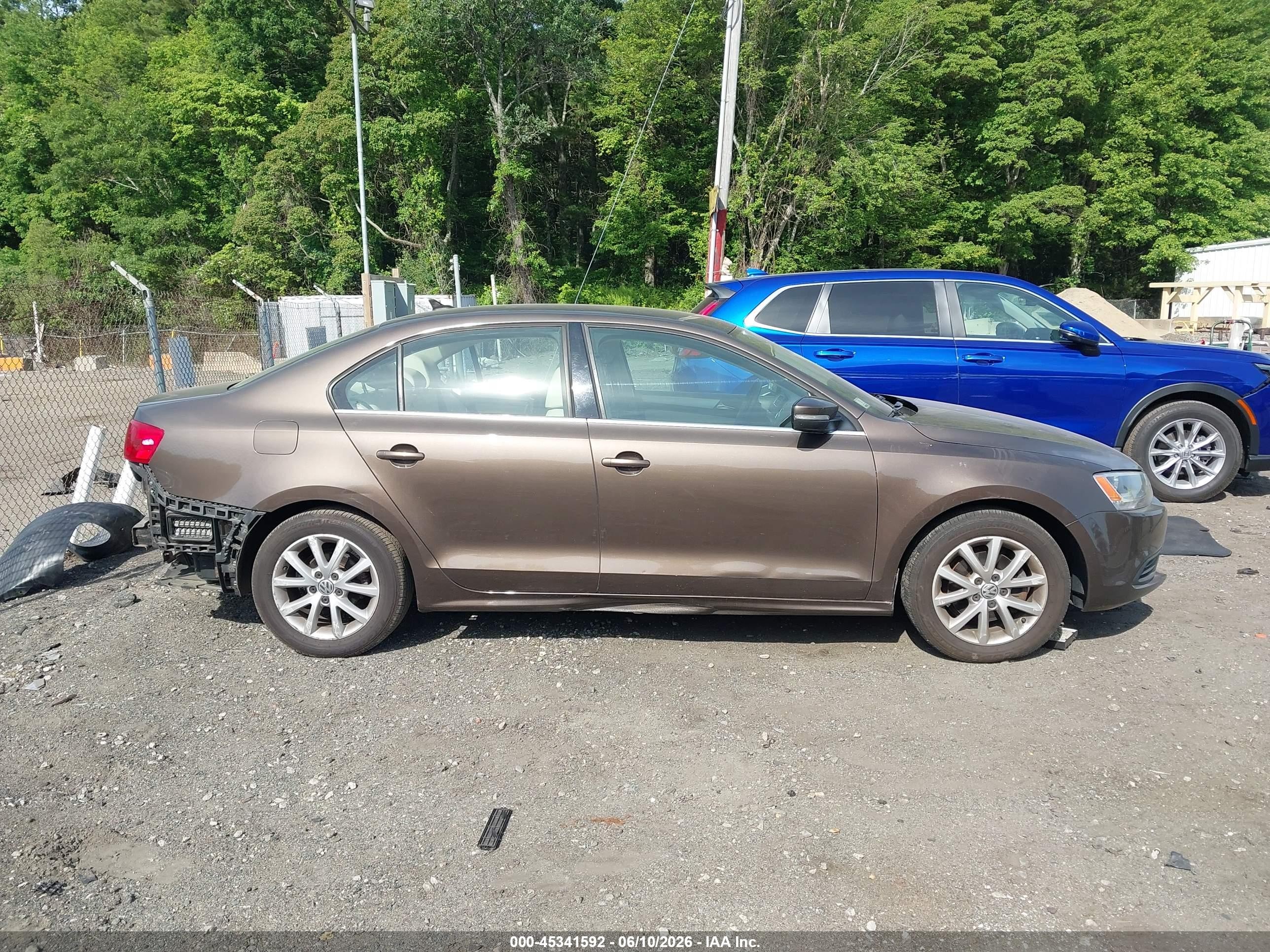 2013 Volkswagen Jetta 2.5l Se Brown vin: 3VWDP7AJ6DM372598