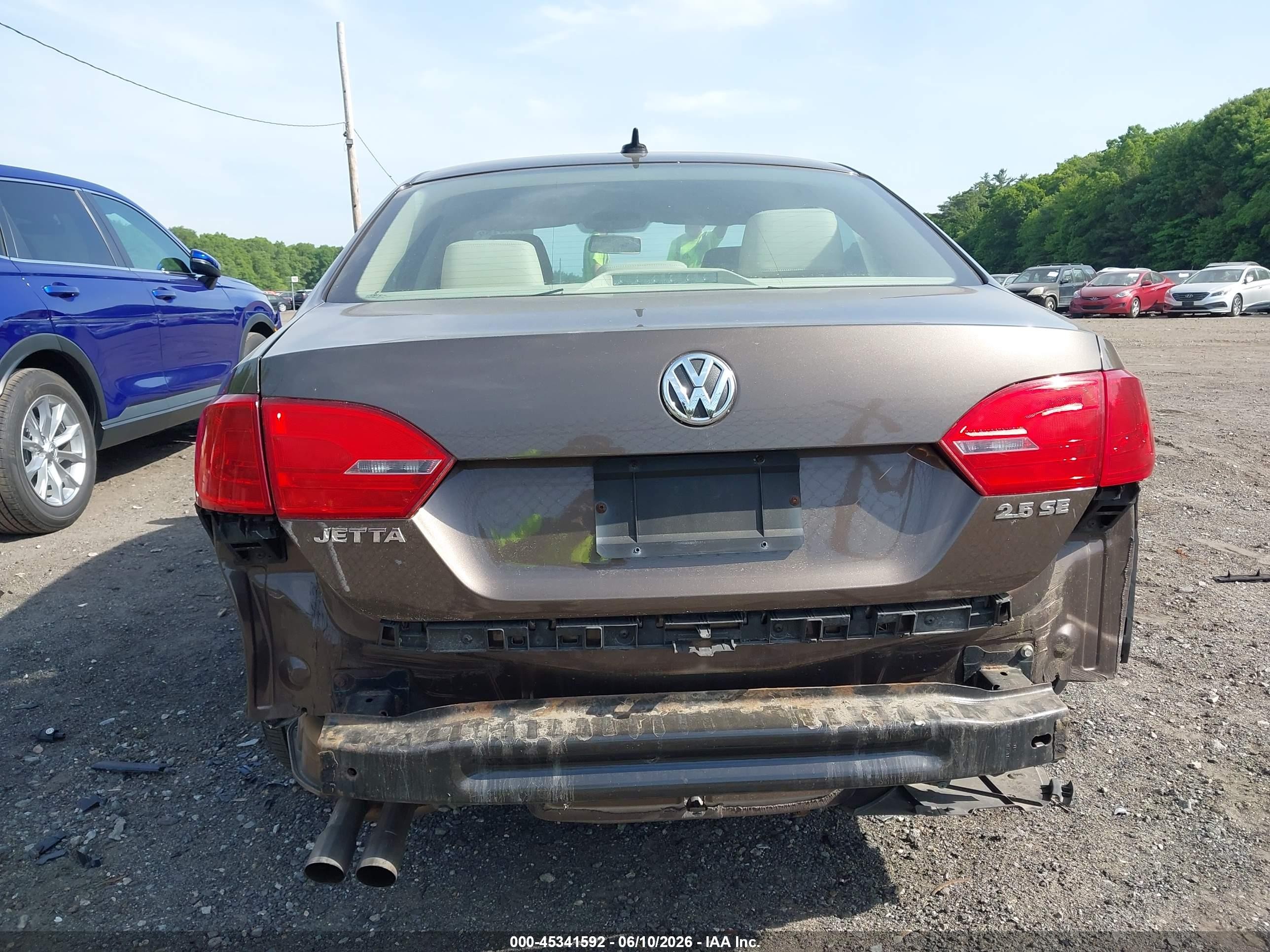 2013 Volkswagen Jetta 2.5l Se Brown vin: 3VWDP7AJ6DM372598