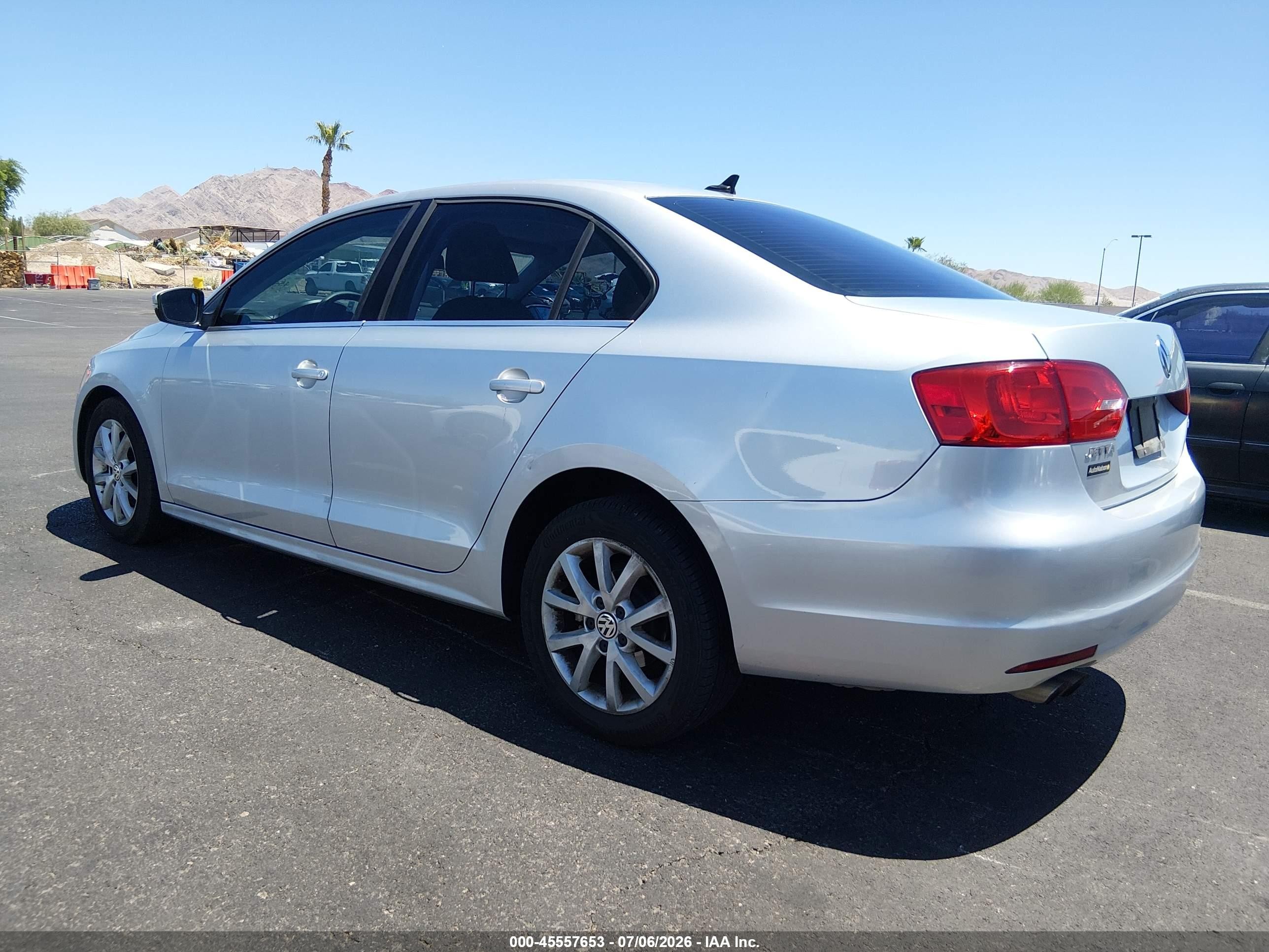 2013 Volkswagen Jetta 2.5l Se Серебряный vin: 3VWDP7AJ6DM409472