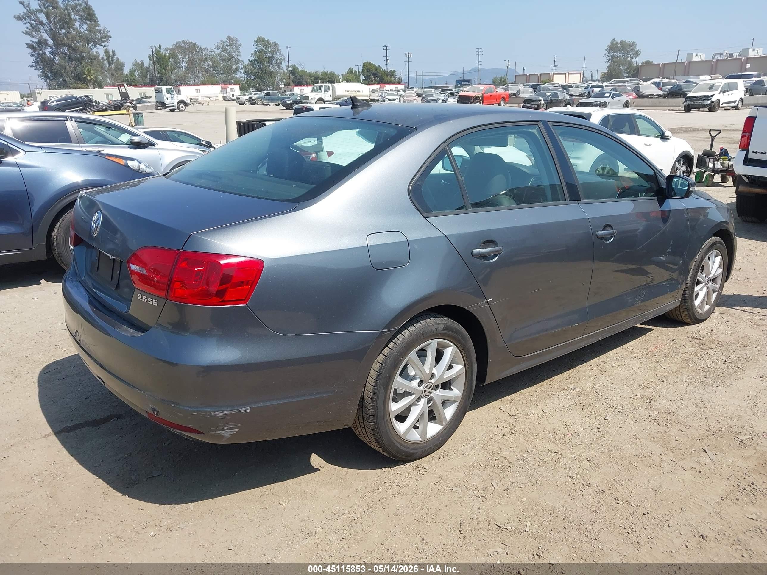 2012 Volkswagen Jetta 2.5l Se Gray vin: 3VWDP7AJ7CM320945