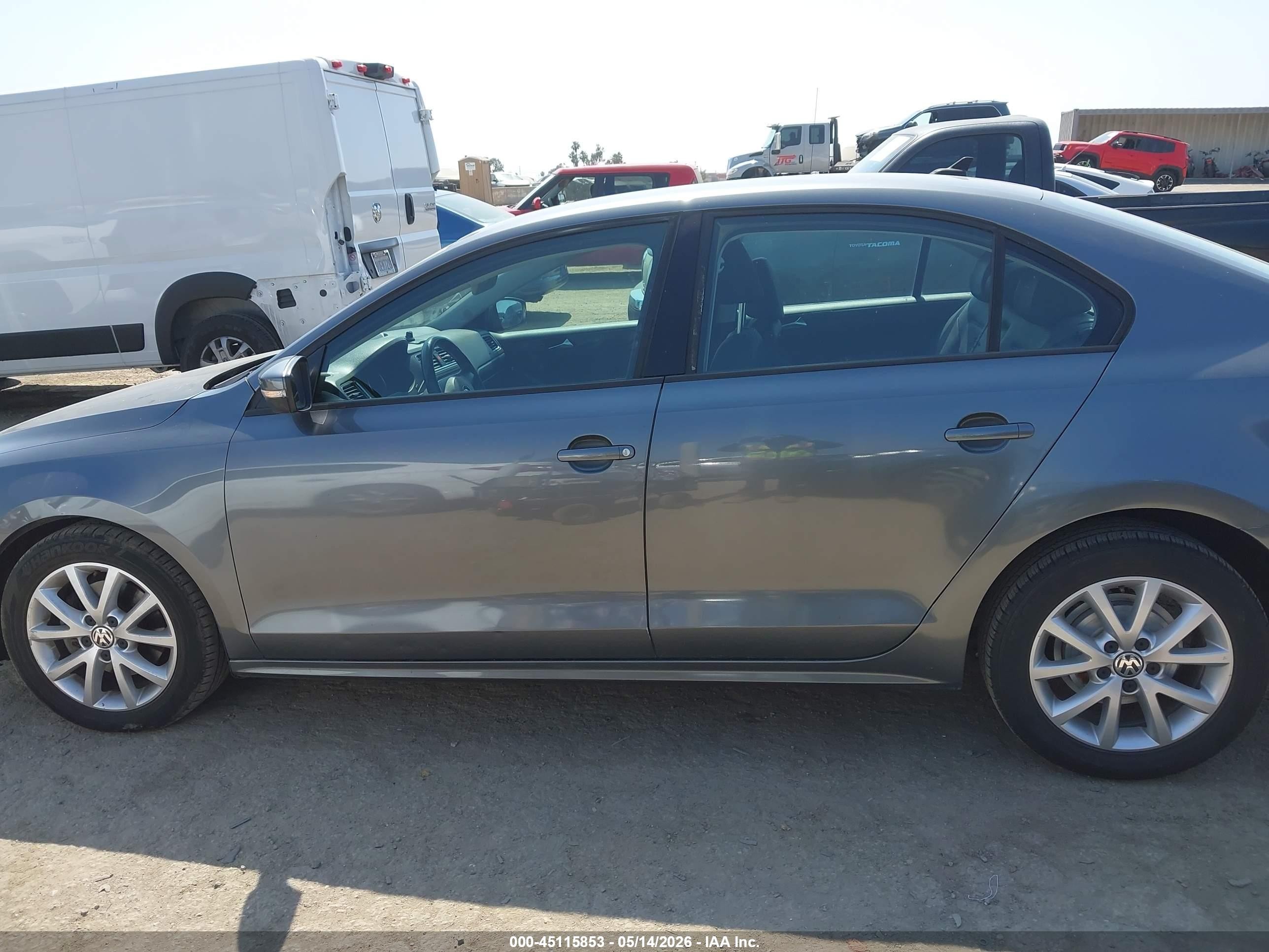 2012 Volkswagen Jetta 2.5l Se Gray vin: 3VWDP7AJ7CM320945