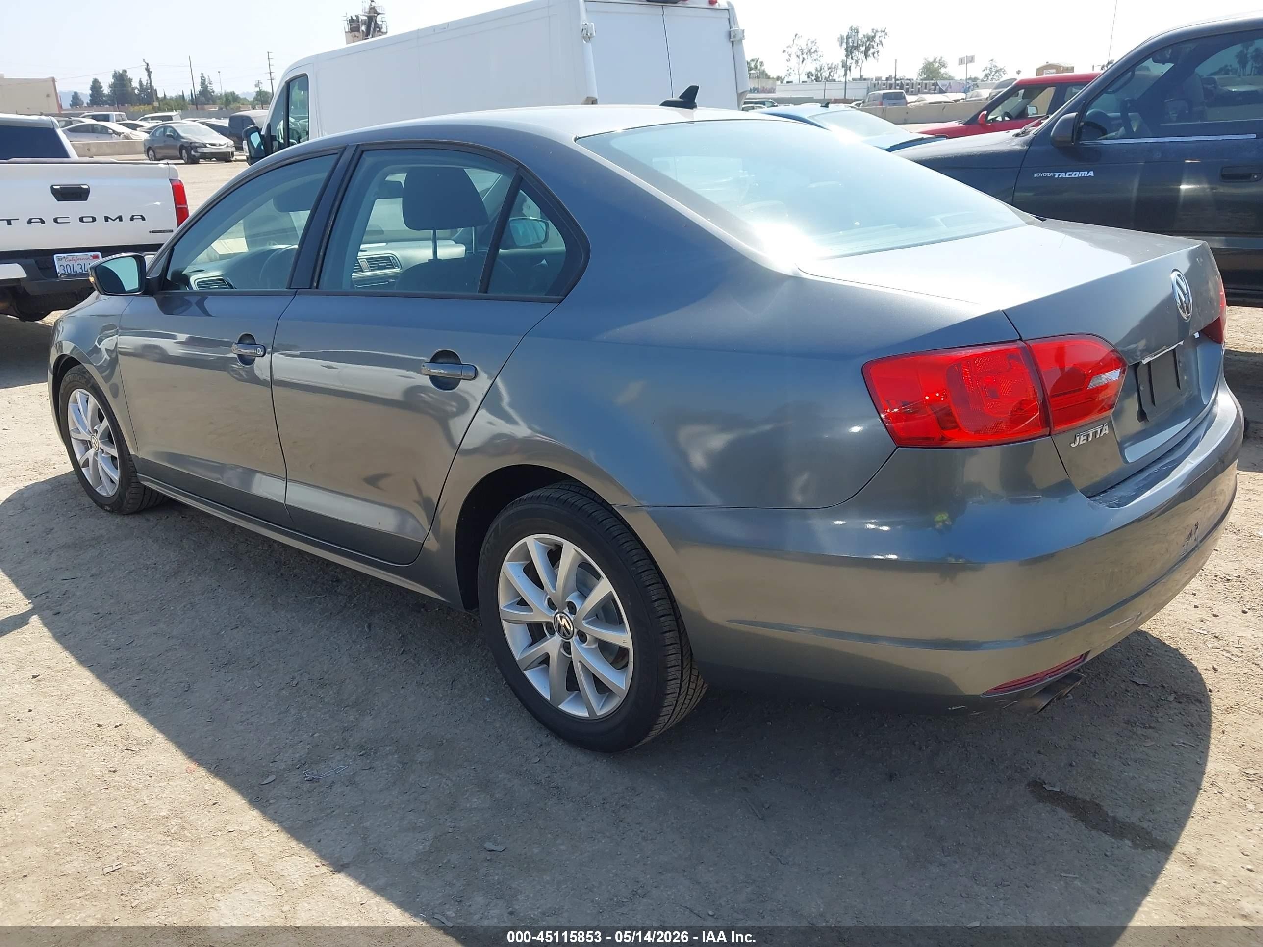 2012 Volkswagen Jetta 2.5l Se Gray vin: 3VWDP7AJ7CM320945