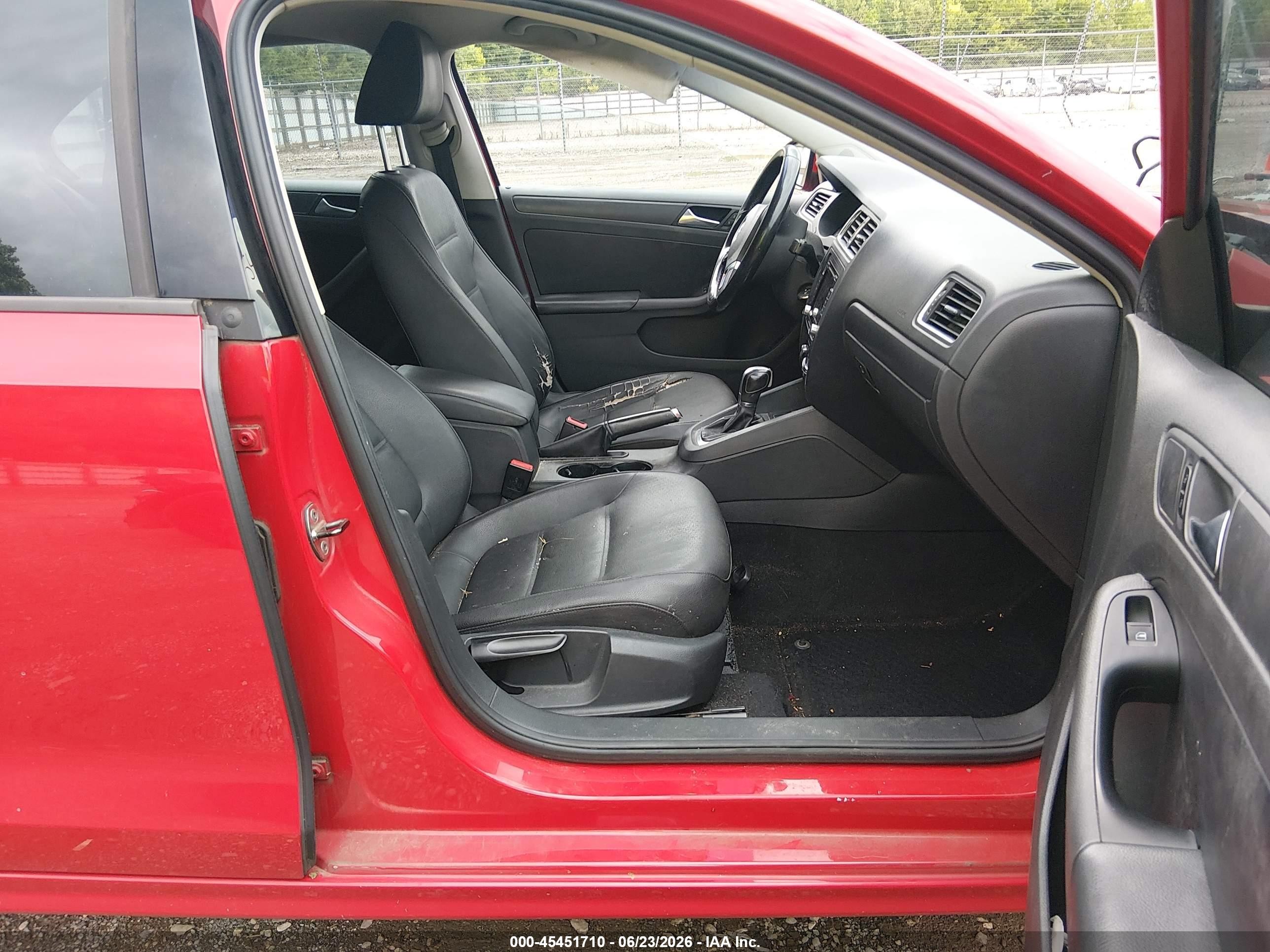 2012 Volkswagen Jetta 2.5l Se Red vin: 3VWDP7AJ7CM417885