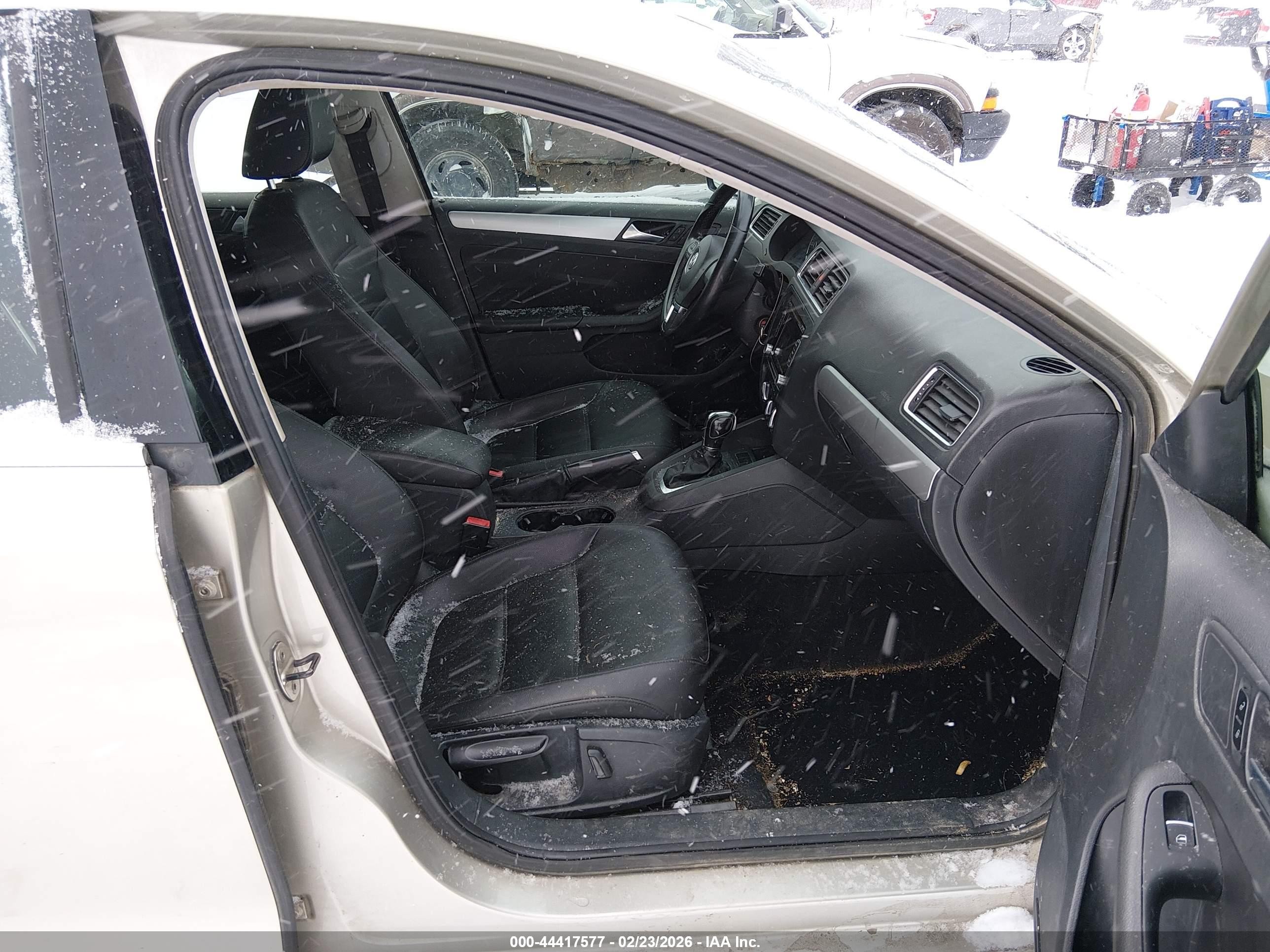 2013 Volkswagen Jetta 2.5l Se Gold vin: 3VWDP7AJ7DM269805