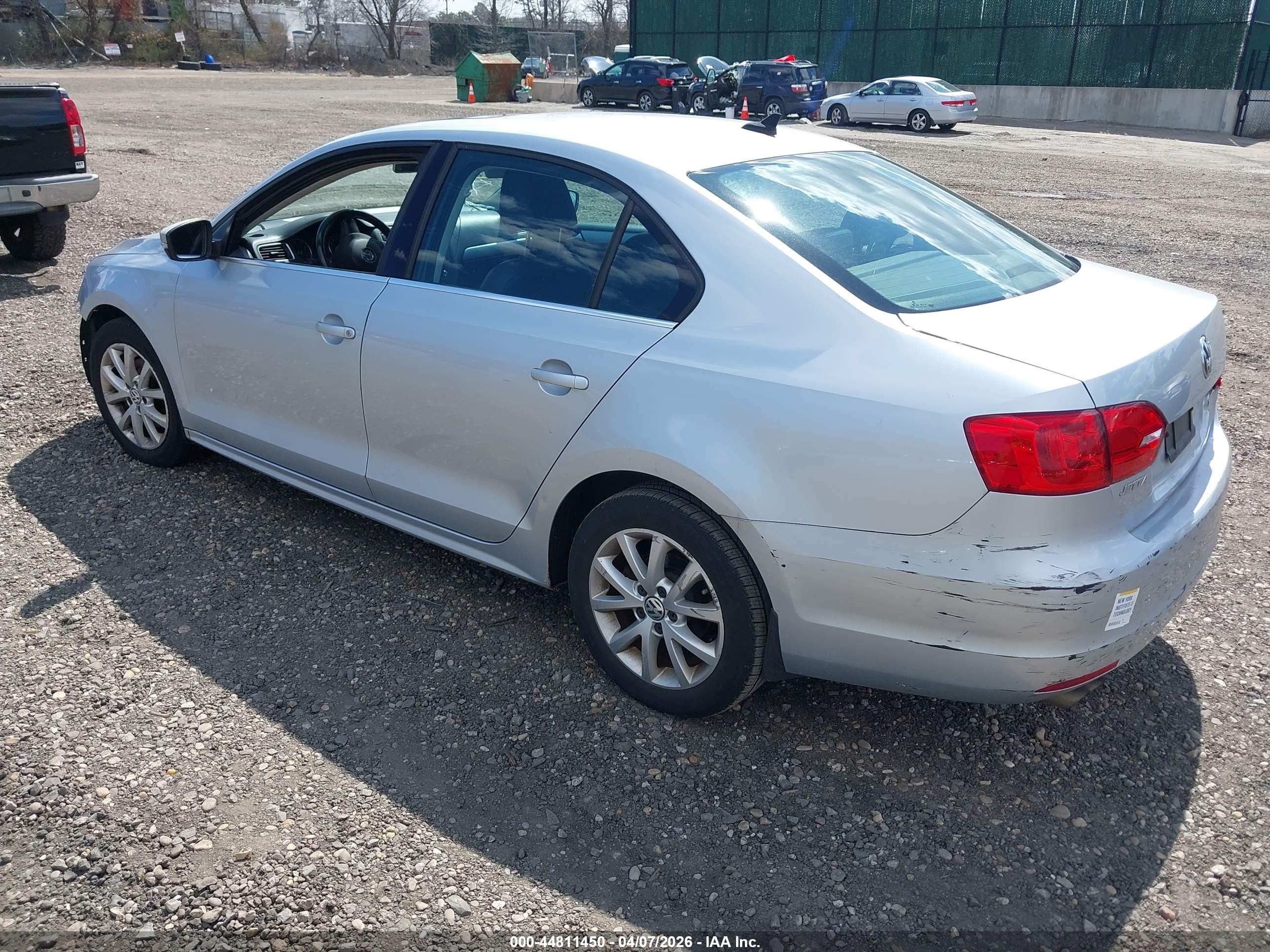 2013 Volkswagen Jetta 2.5l Se Silver vin: 3VWDP7AJ7DM296874