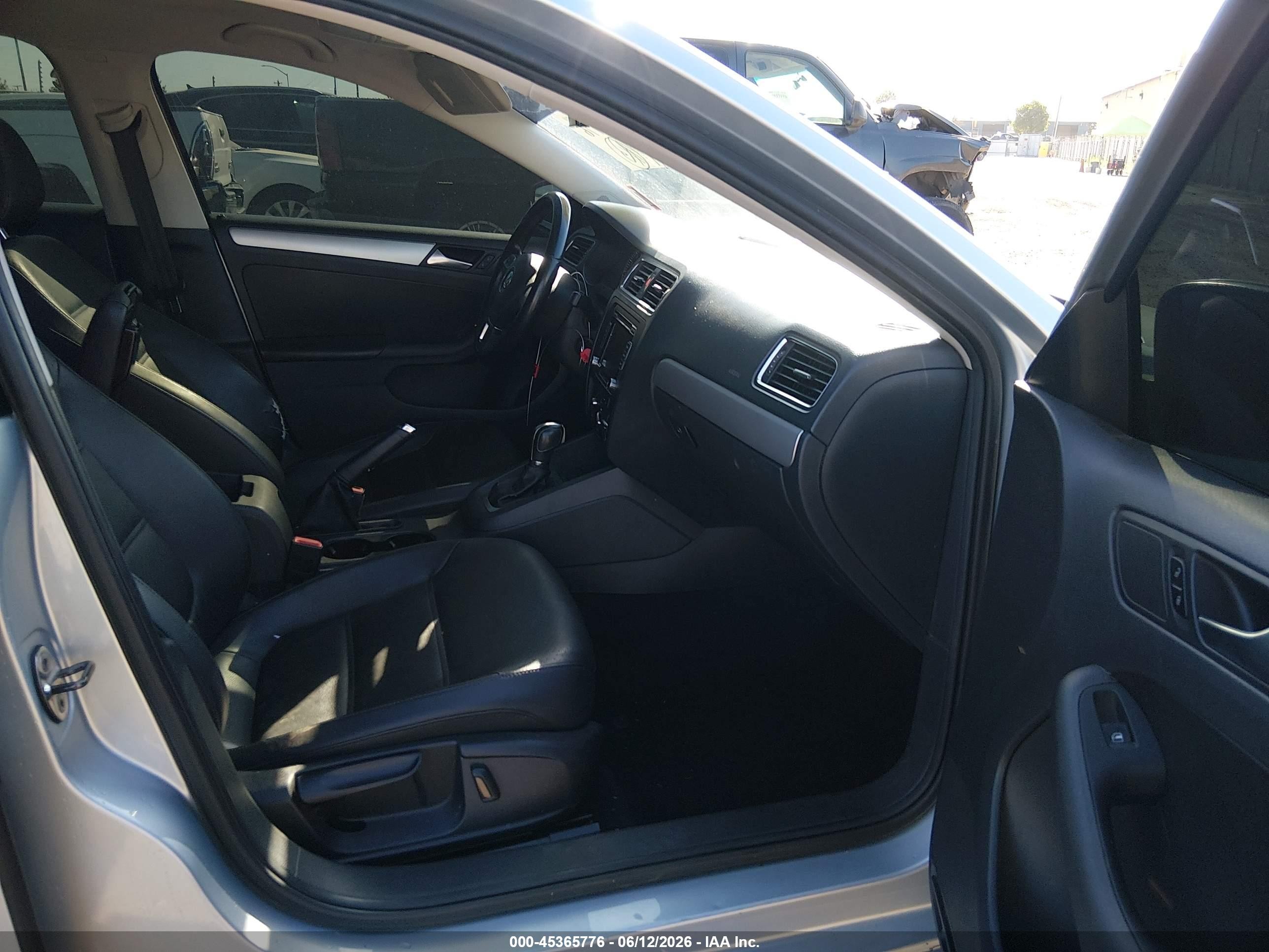 2013 Volkswagen Jetta 2.5l Se Silver vin: 3VWDP7AJ7DM356281