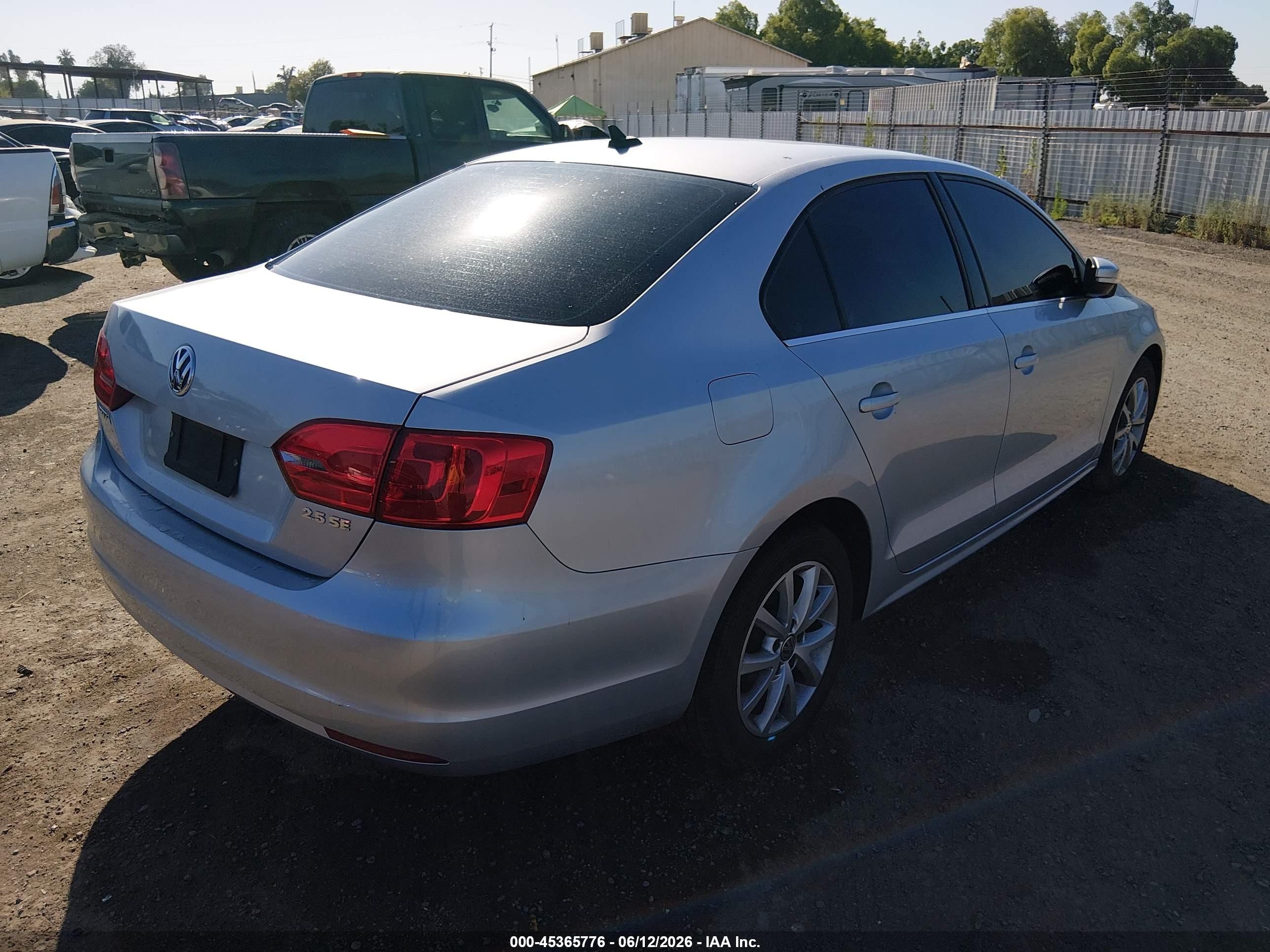 2013 Volkswagen Jetta 2.5l Se Silver vin: 3VWDP7AJ7DM356281