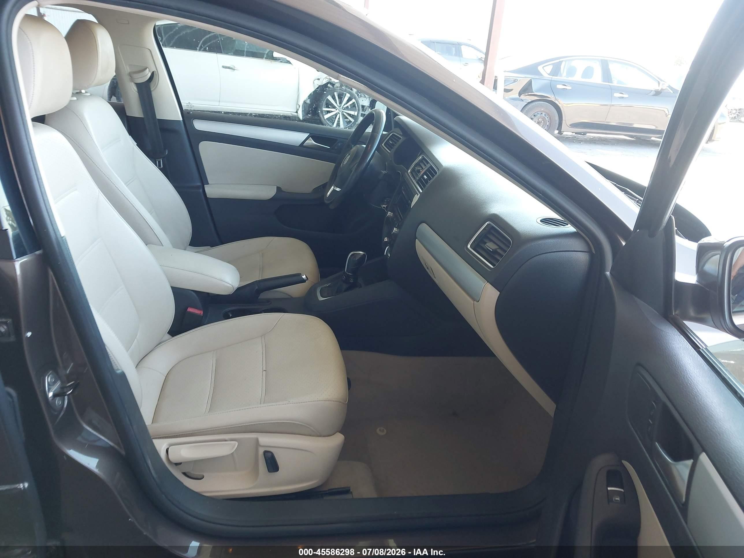2013 Volkswagen Jetta 2.5l Se Brown vin: 3VWDP7AJ7DM388969