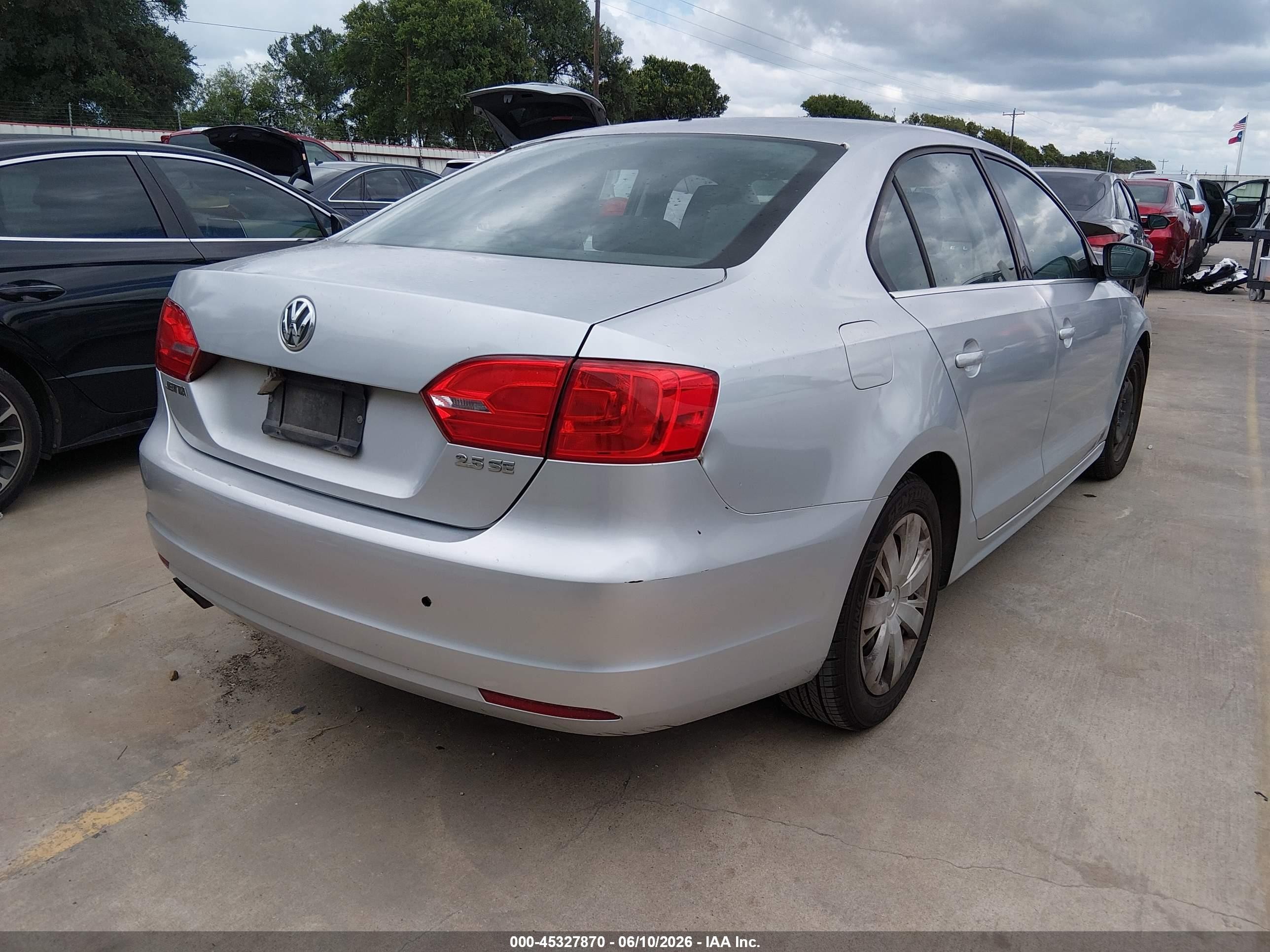 2013 Volkswagen Jetta 2.5l Se Silver vin: 3VWDP7AJ7DM405656