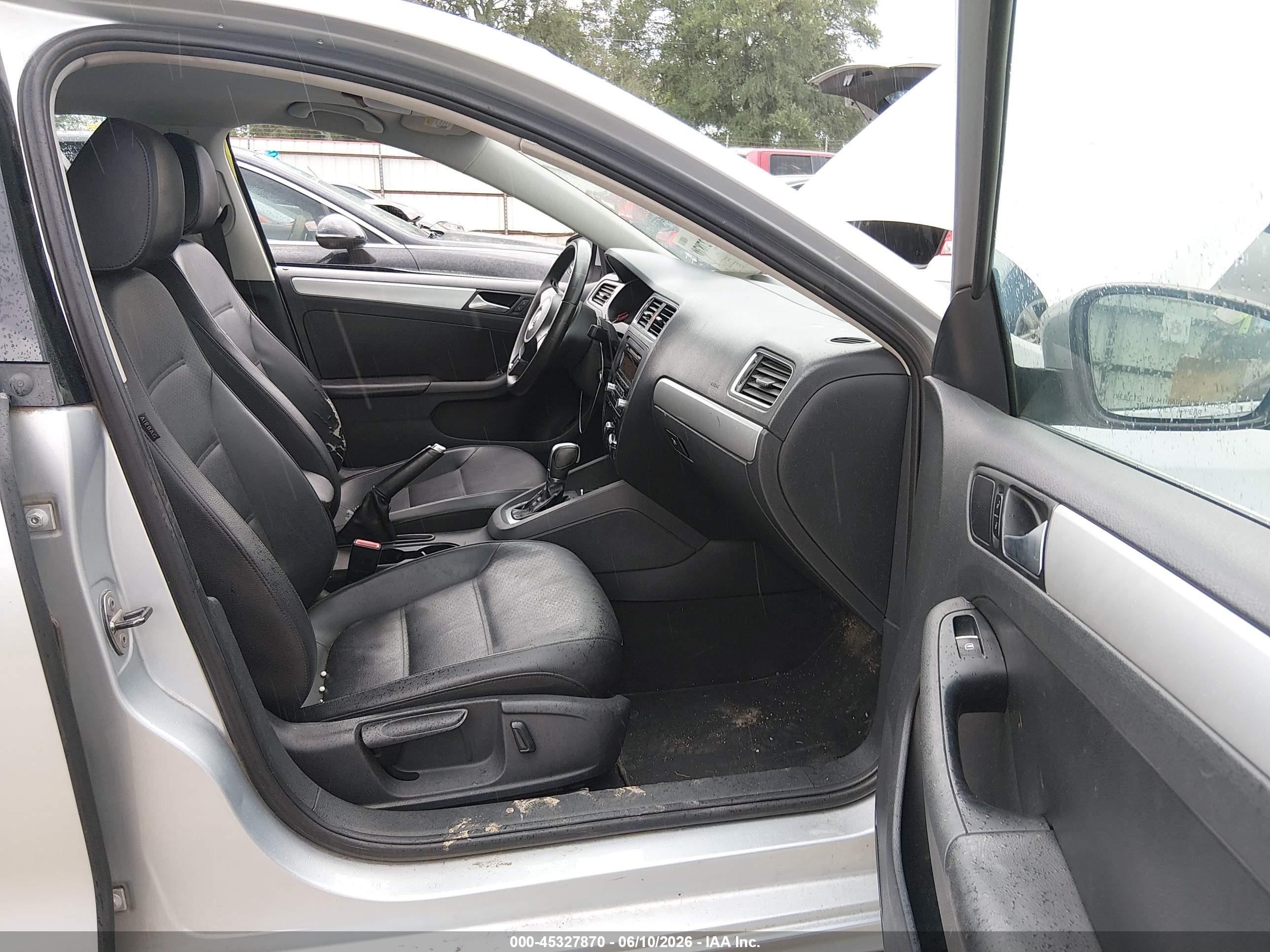 2013 Volkswagen Jetta 2.5l Se Silver vin: 3VWDP7AJ7DM405656