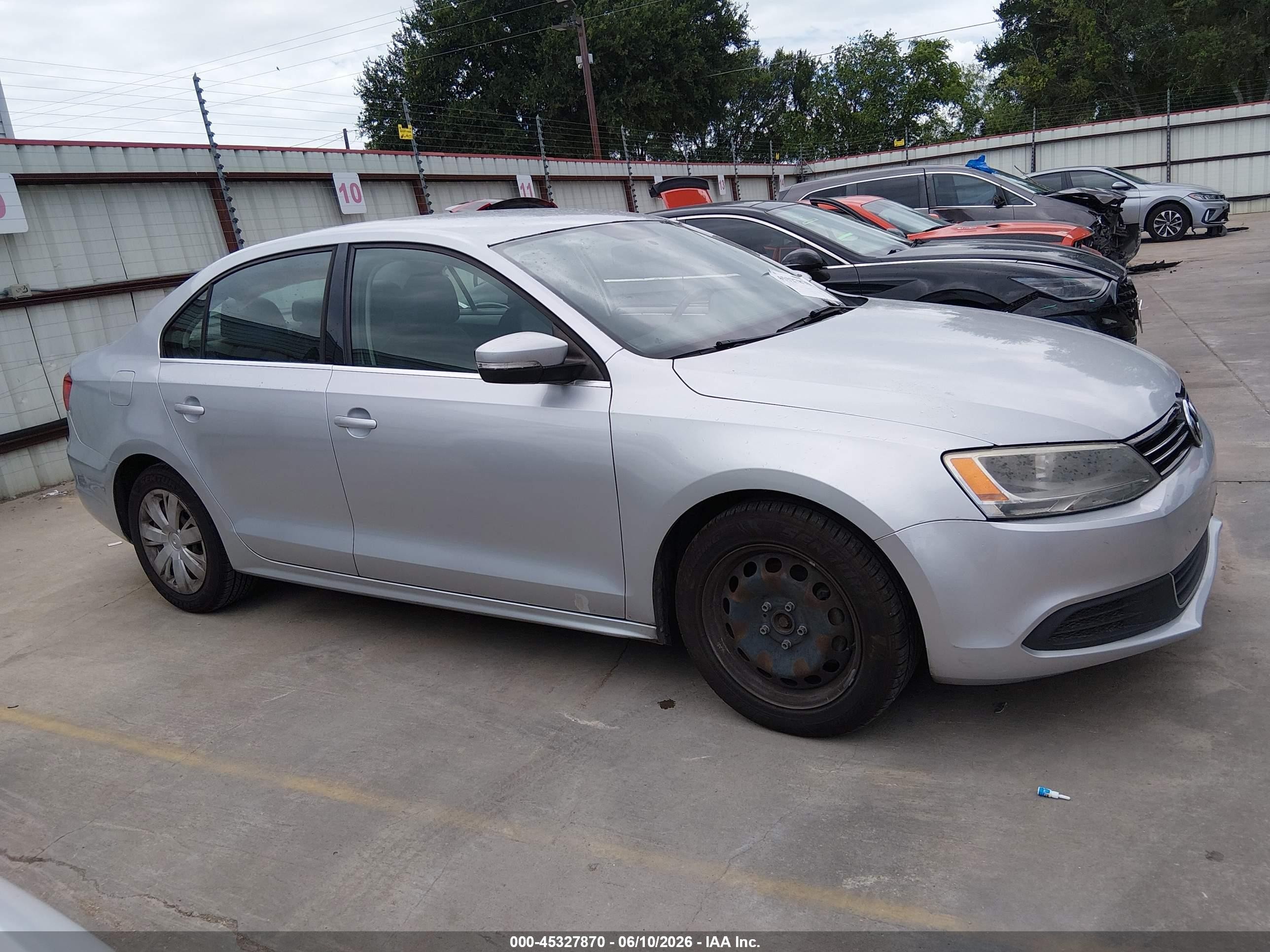 2013 Volkswagen Jetta 2.5l Se Silver vin: 3VWDP7AJ7DM405656