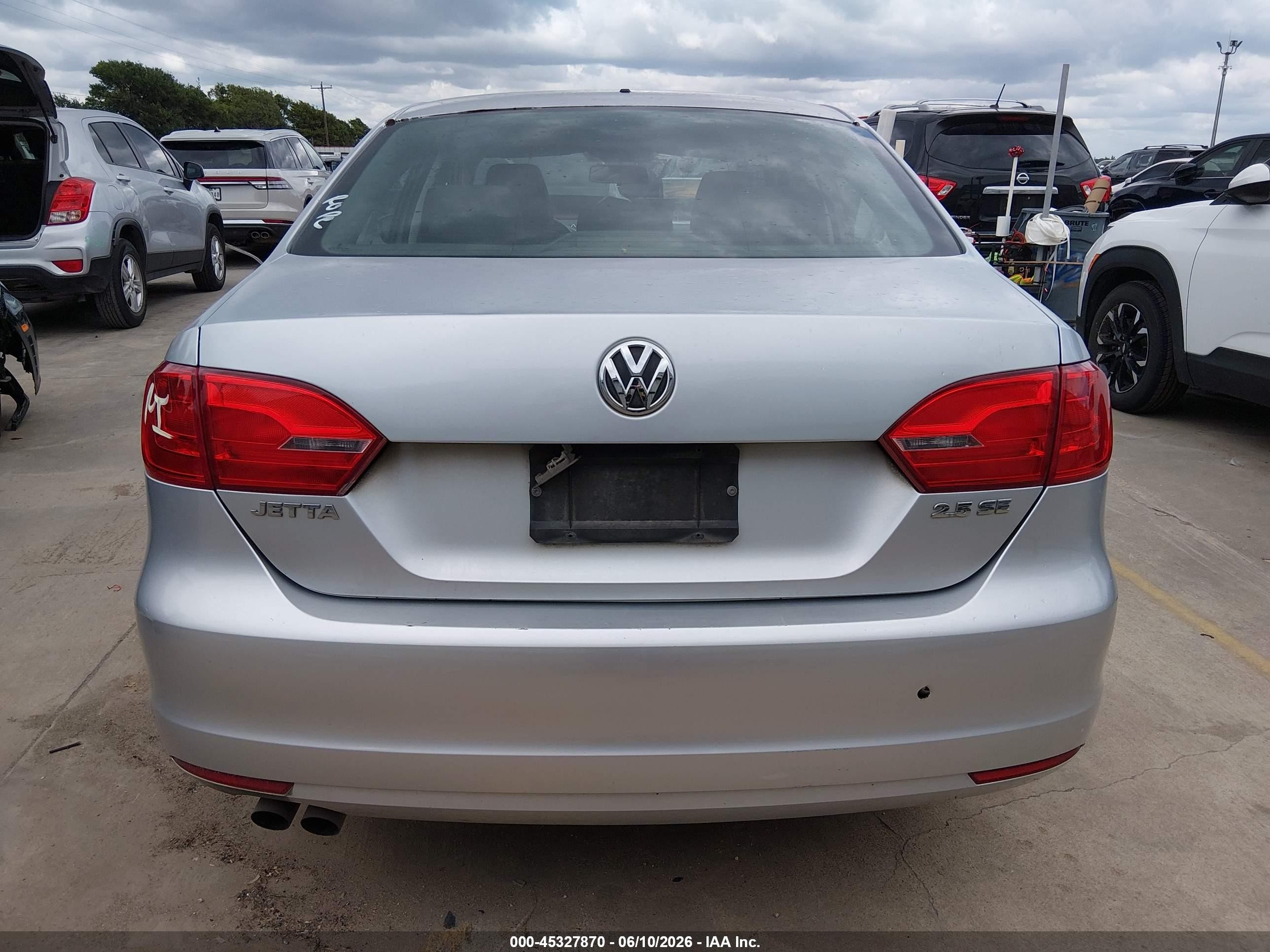 2013 Volkswagen Jetta 2.5l Se Silver vin: 3VWDP7AJ7DM405656