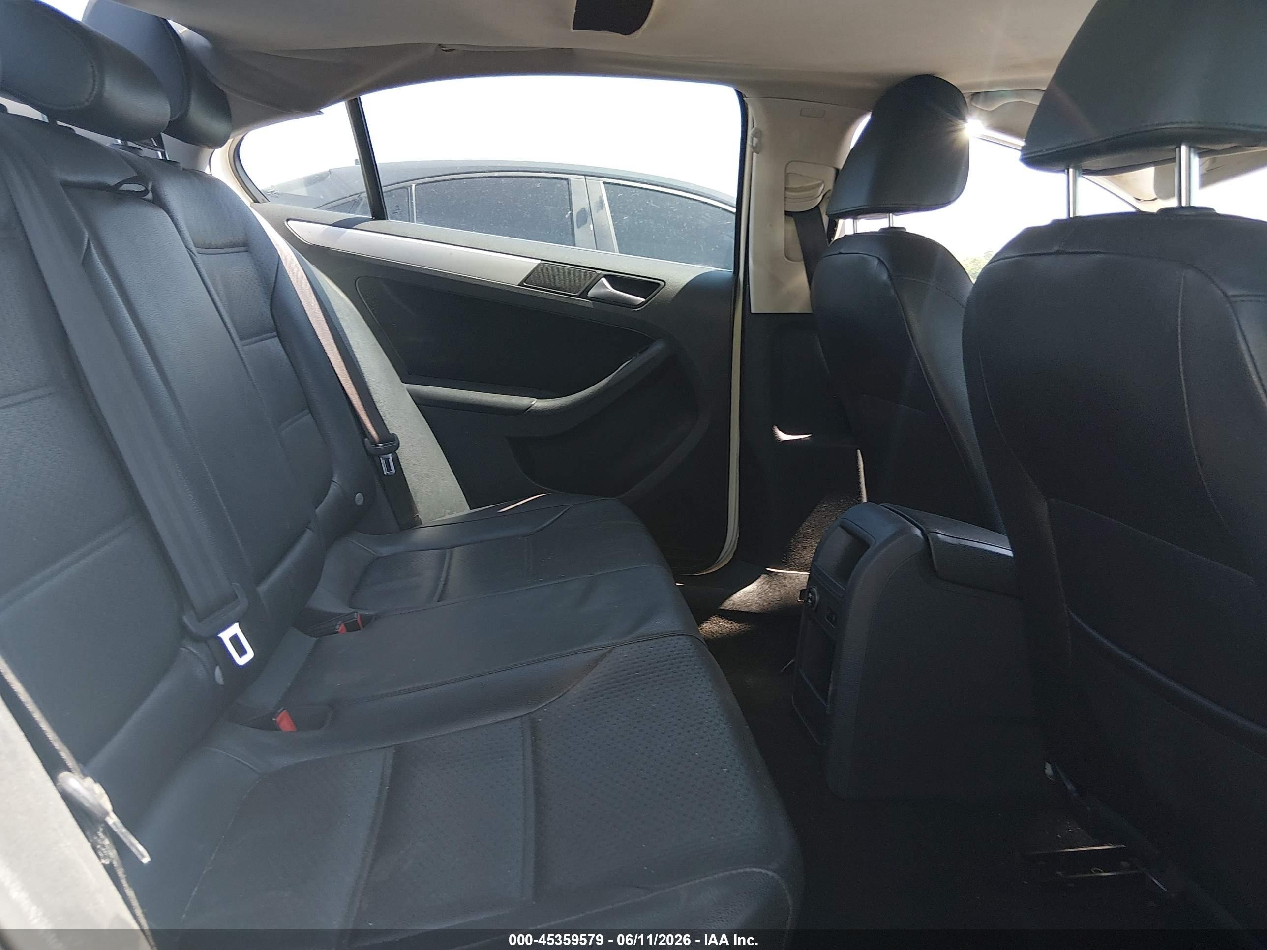 2013 Volkswagen Jetta 2.5l Se White vin: 3VWDP7AJ7DM408458