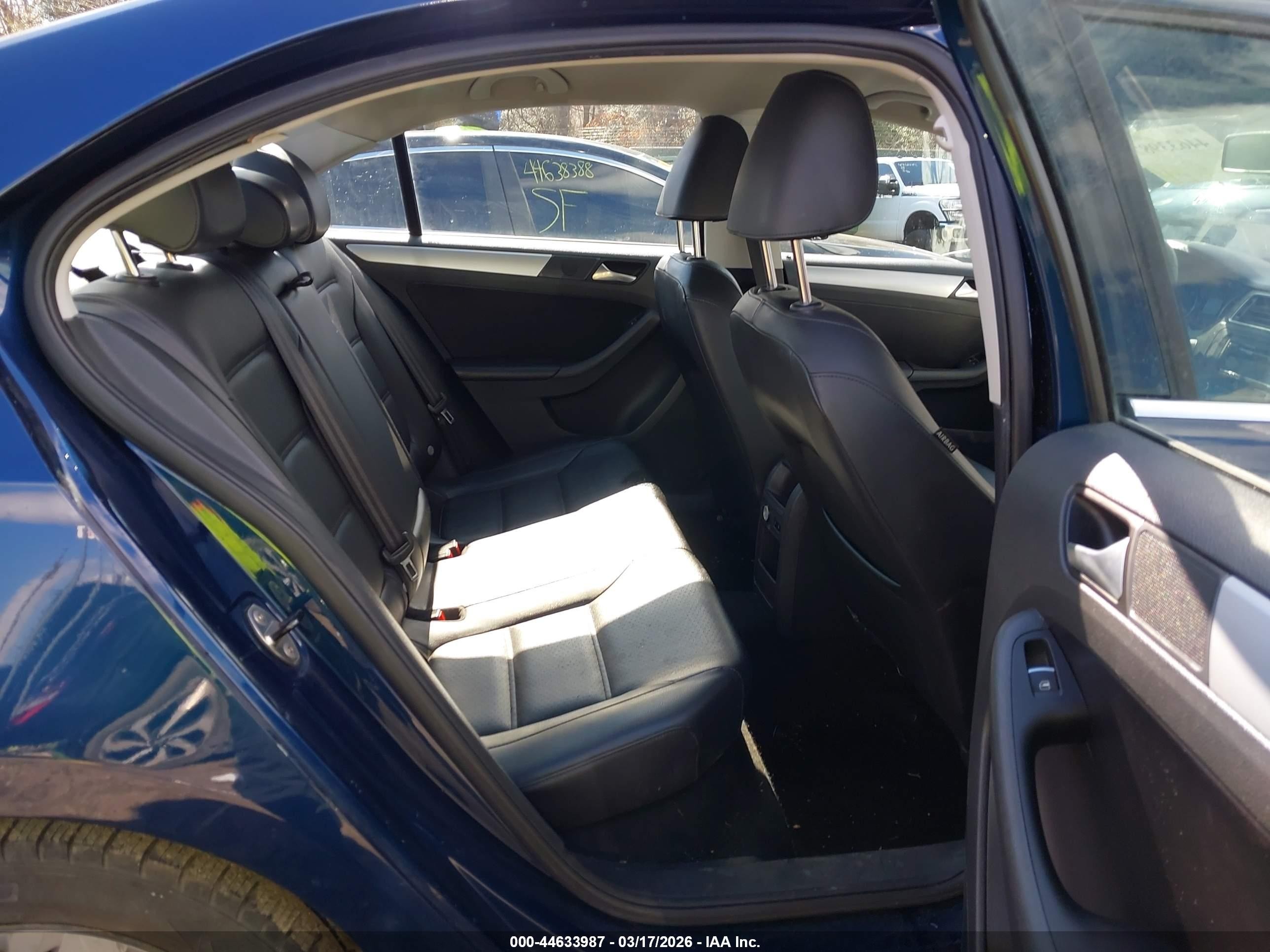2013 Volkswagen Jetta 2.5l Se Blue vin: 3VWDP7AJ7DM409366