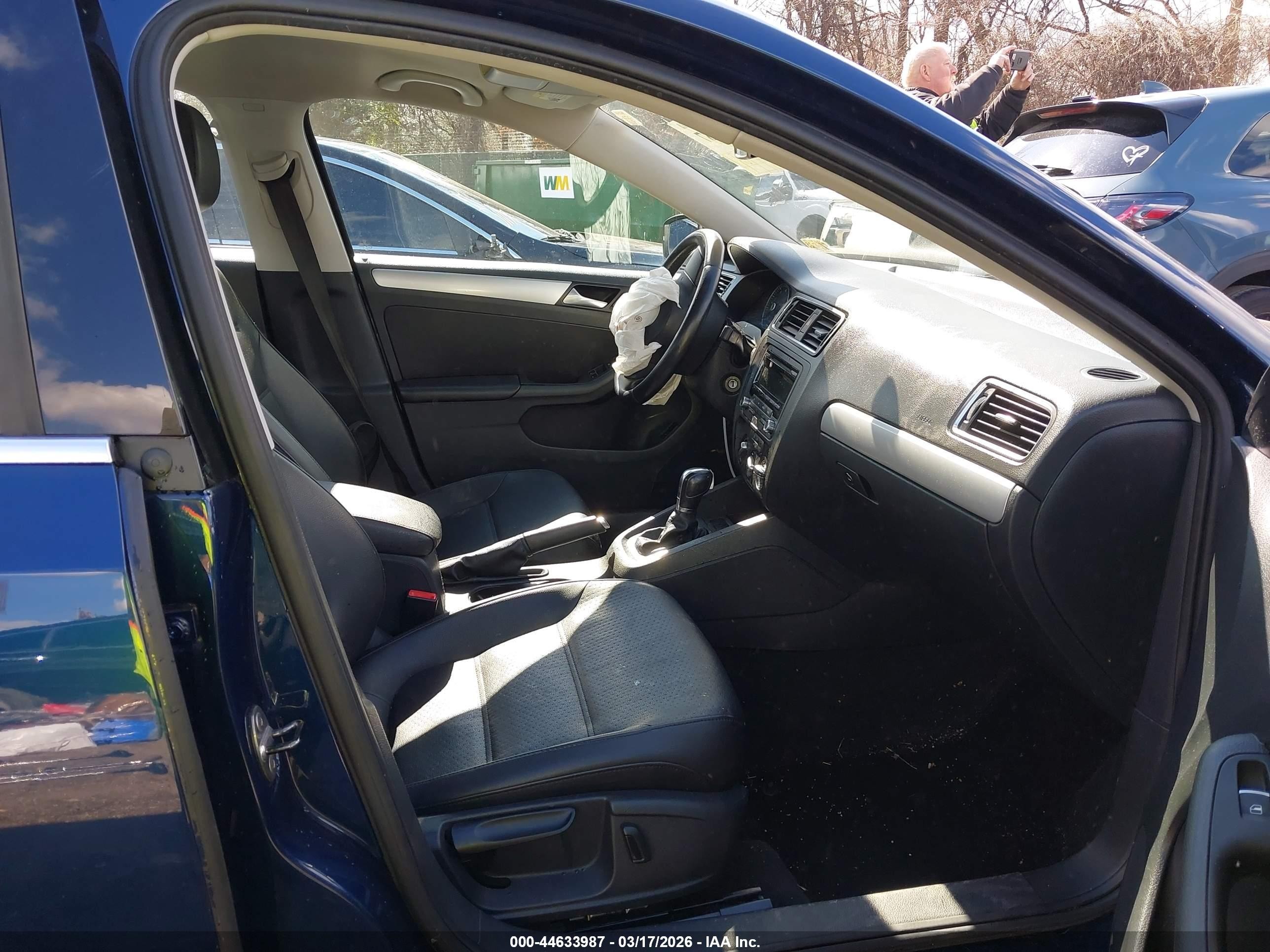 2013 Volkswagen Jetta 2.5l Se Blue vin: 3VWDP7AJ7DM409366