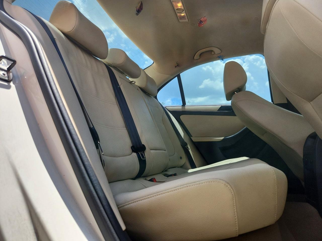 2012 Volkswagen Jetta Se White vin: 3VWDP7AJ8CM363822