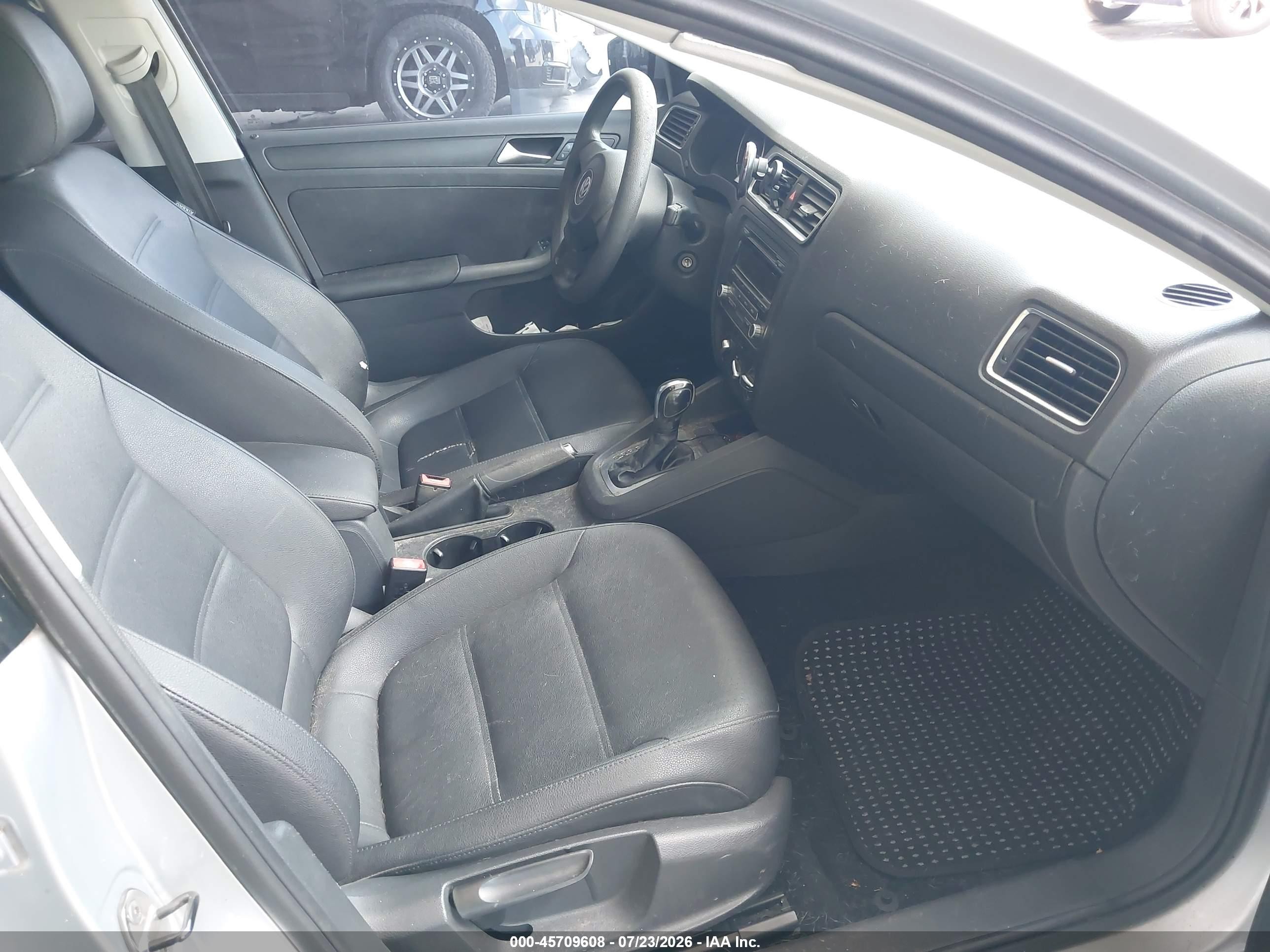 2012 Volkswagen Jetta 2.5l Se Silver vin: 3VWDP7AJ8CM386078