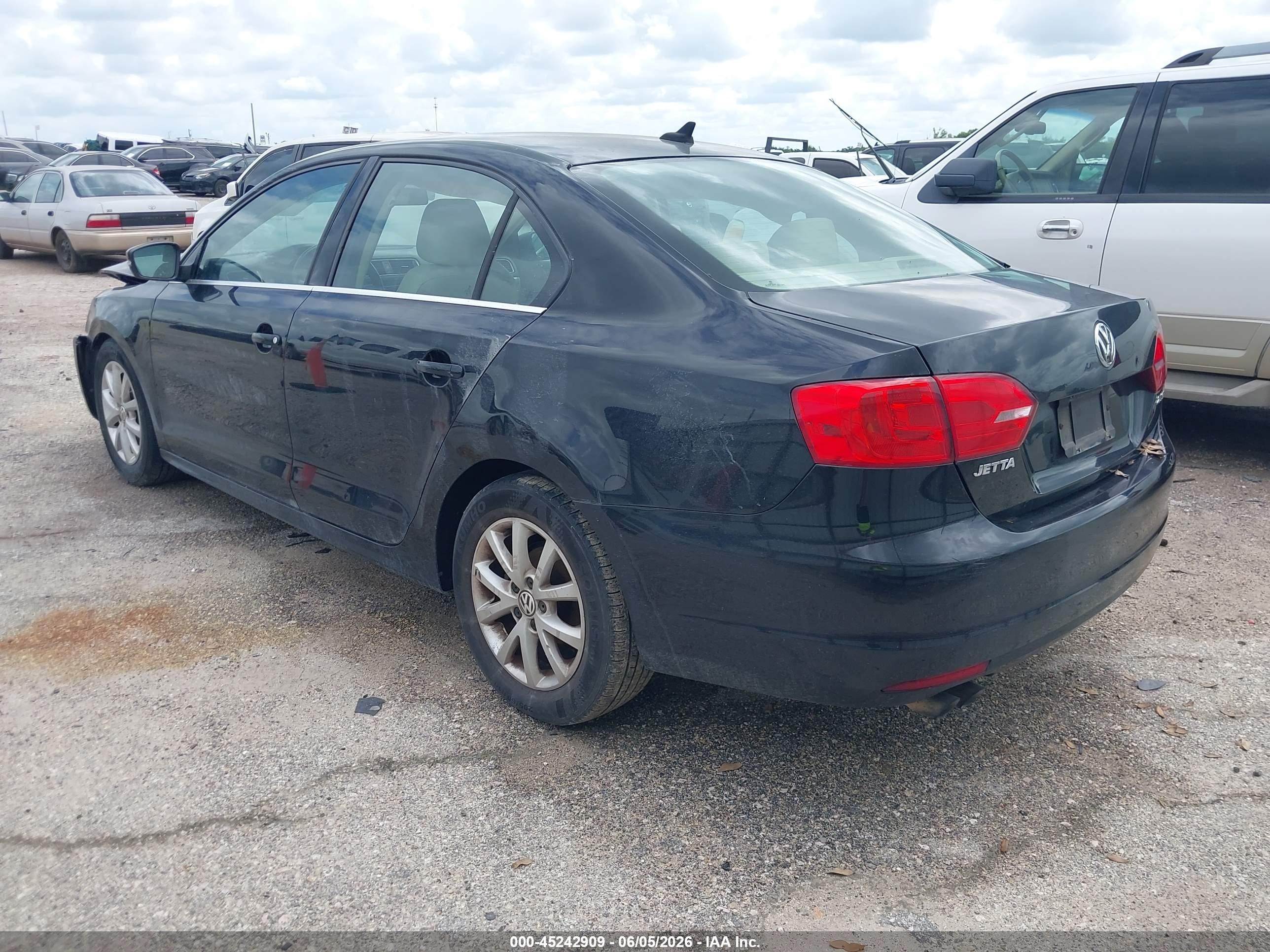 2013 Volkswagen Jetta 2.5l Se Черный vin: 3VWDP7AJ8DM202825