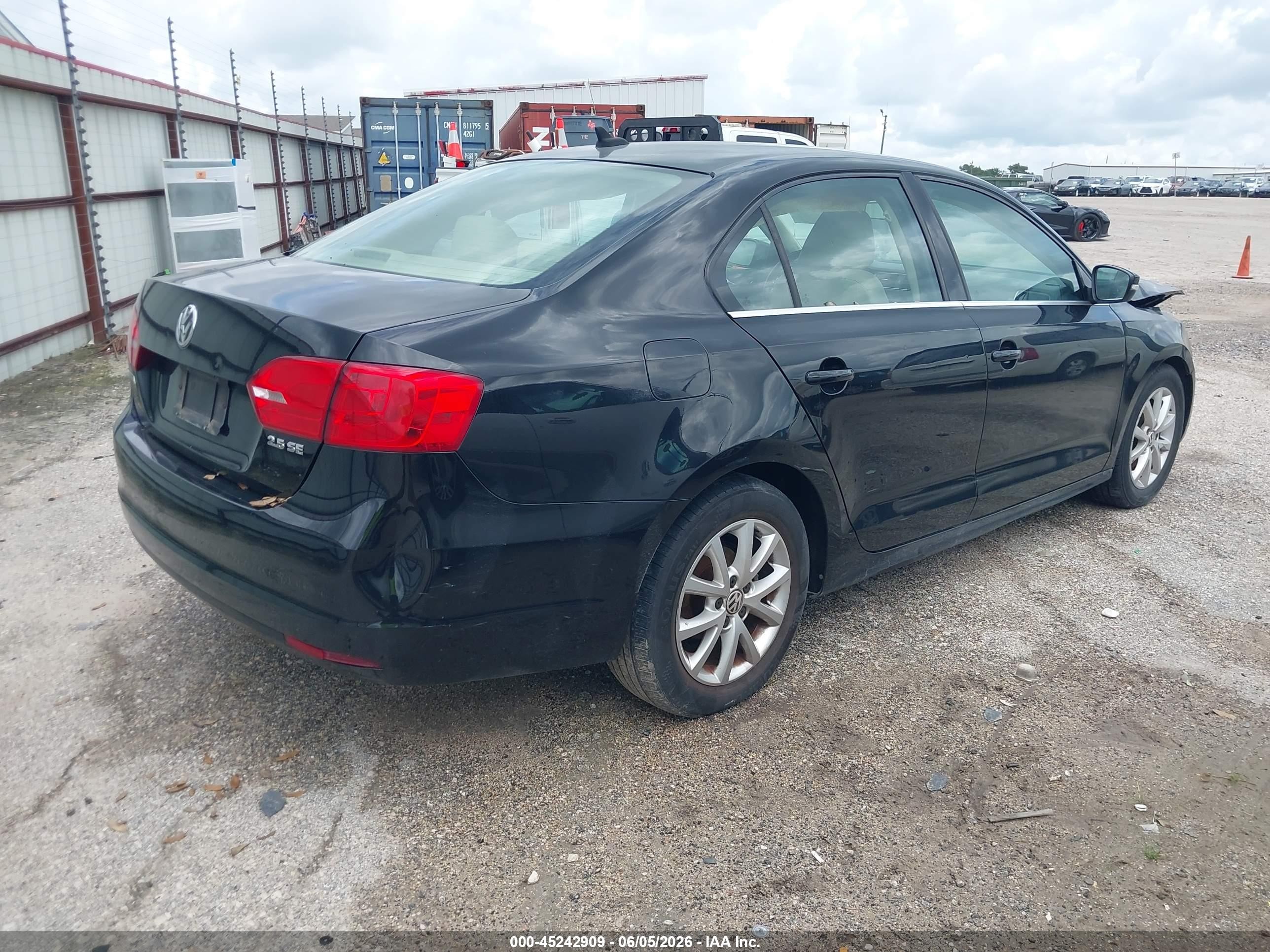 2013 Volkswagen Jetta 2.5l Se Черный vin: 3VWDP7AJ8DM202825