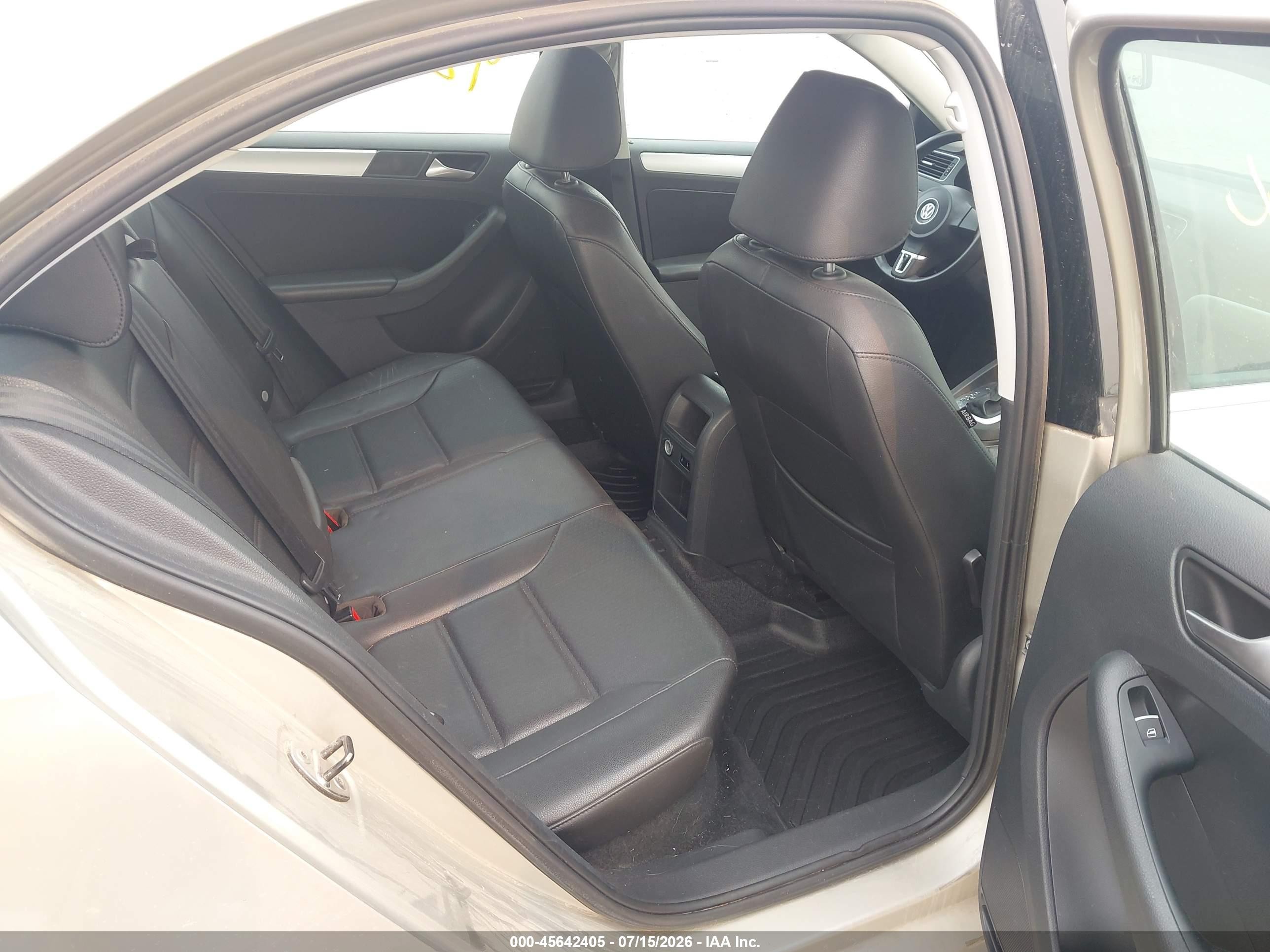 2013 Volkswagen Jetta 2.5l Se Gold vin: 3VWDP7AJ8DM265875