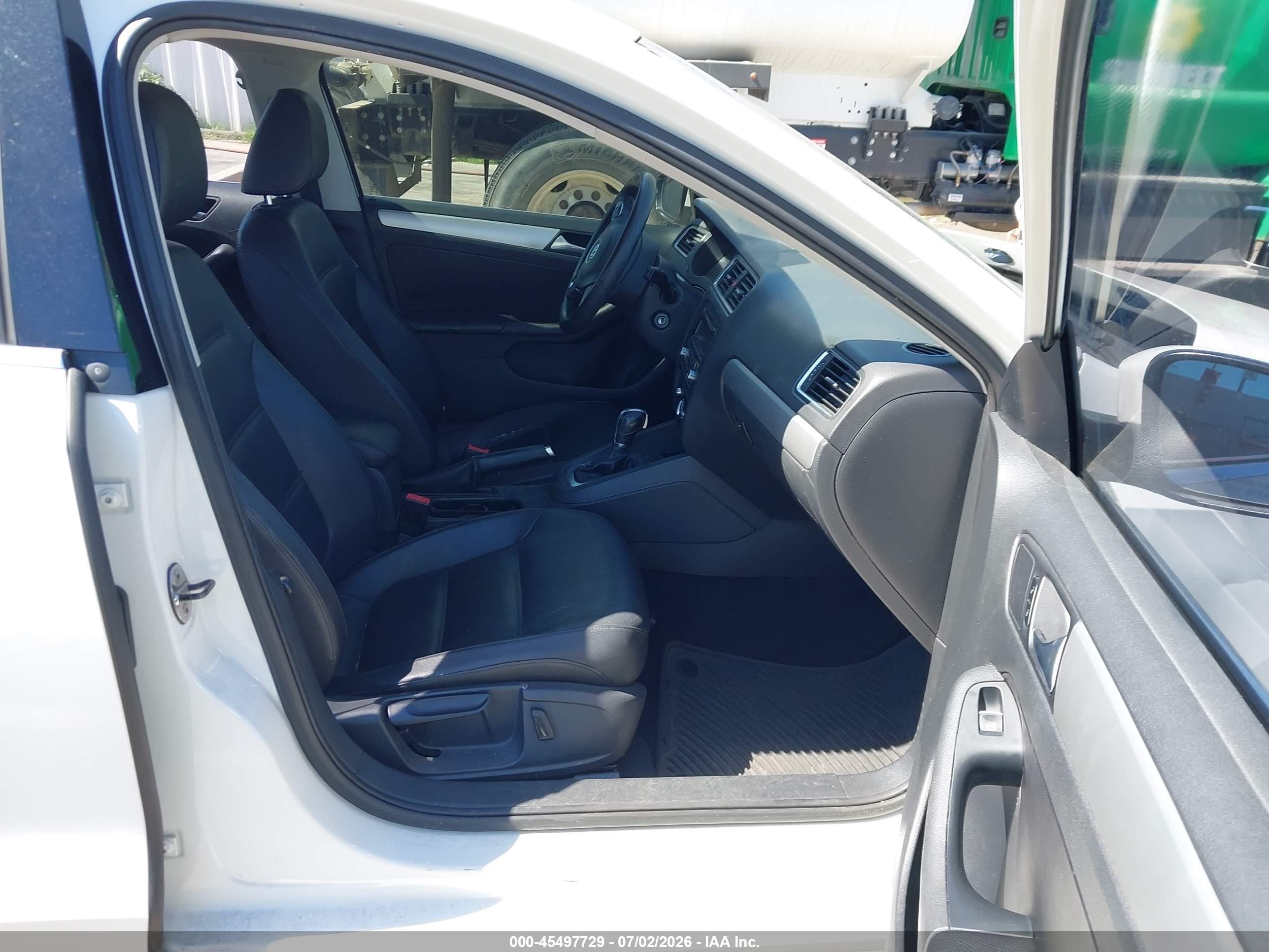 2013 Volkswagen Jetta 2.5l Se White vin: 3VWDP7AJ8DM422546
