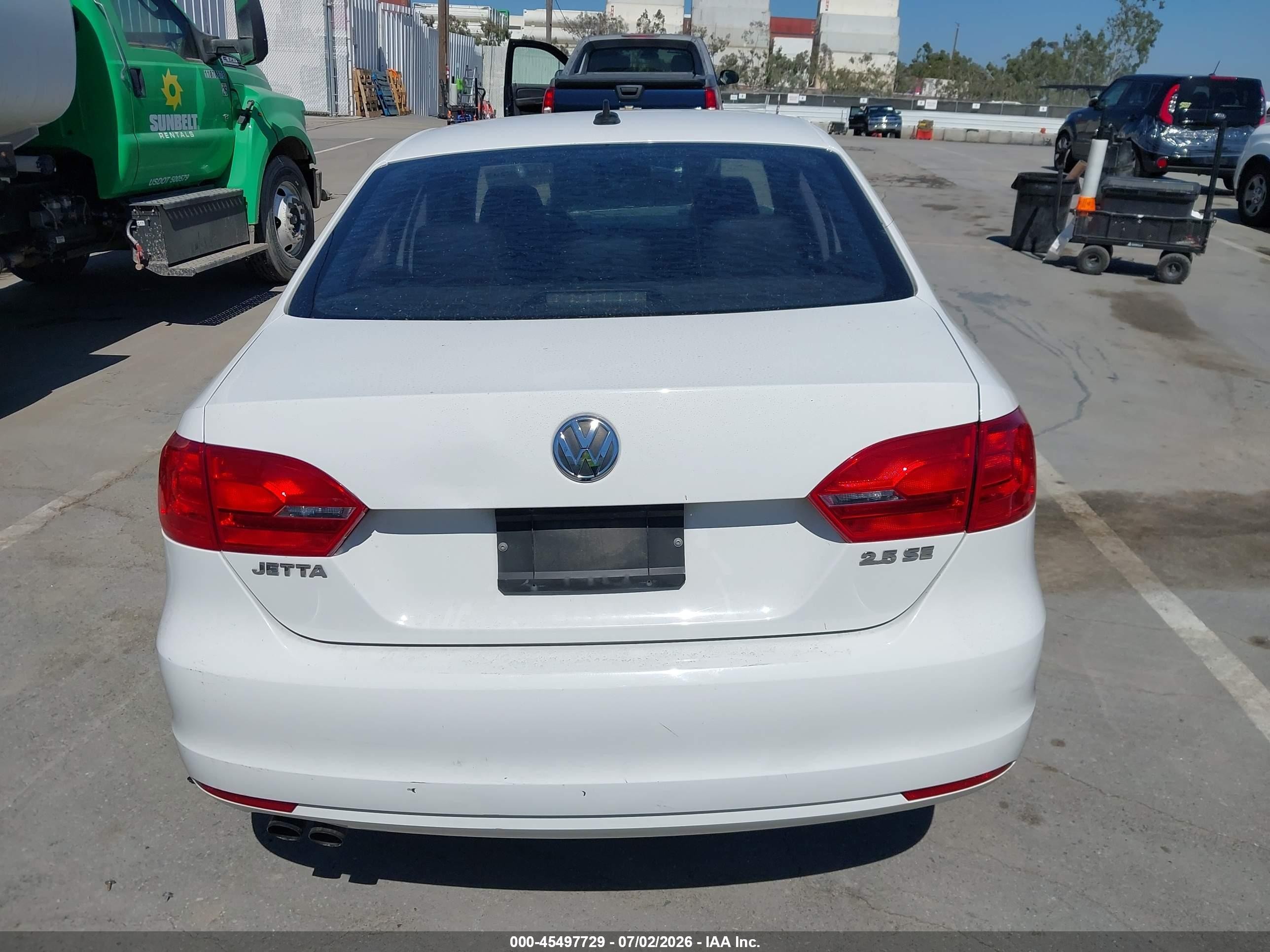 2013 Volkswagen Jetta 2.5l Se White vin: 3VWDP7AJ8DM422546